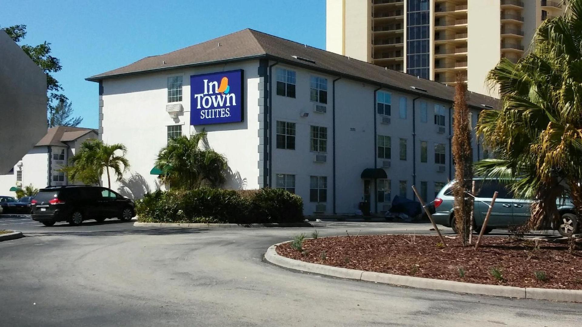 InTown Suites Extended Stay Fort Myers FL photo 2