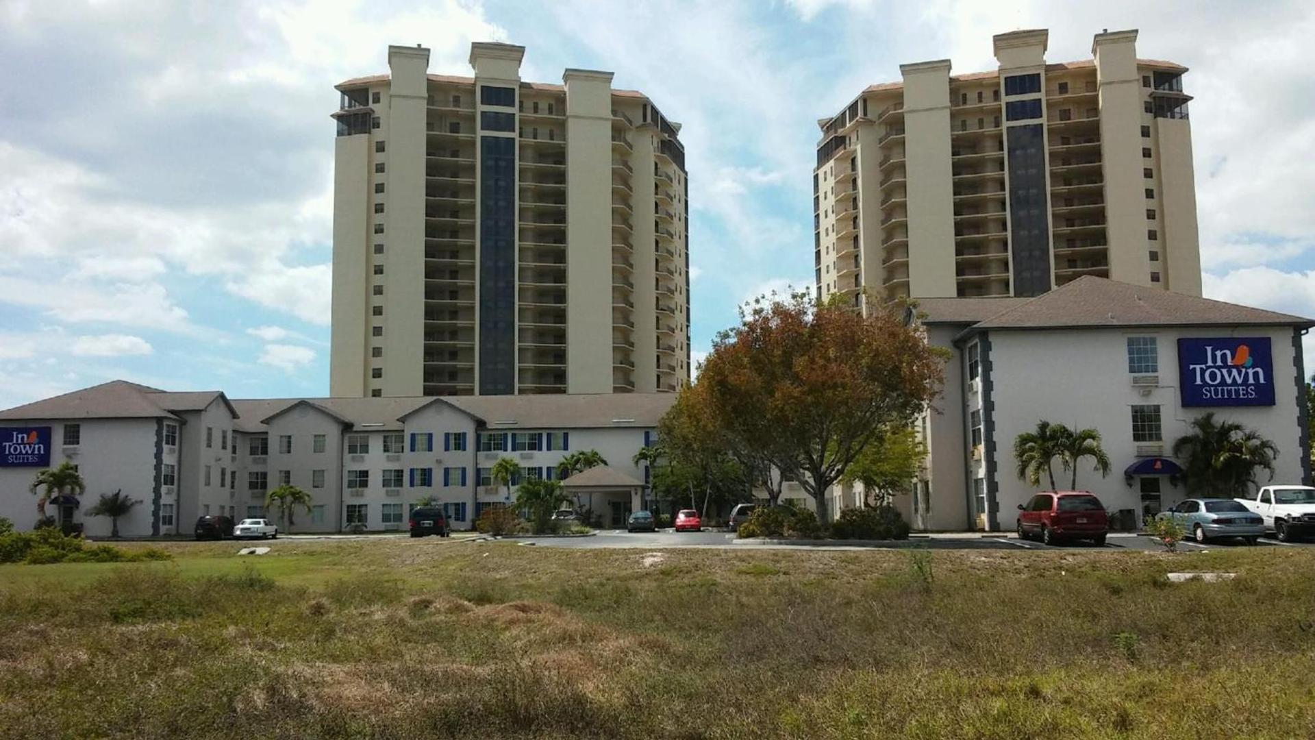InTown Suites Extended Stay Fort Myers FL photo 1