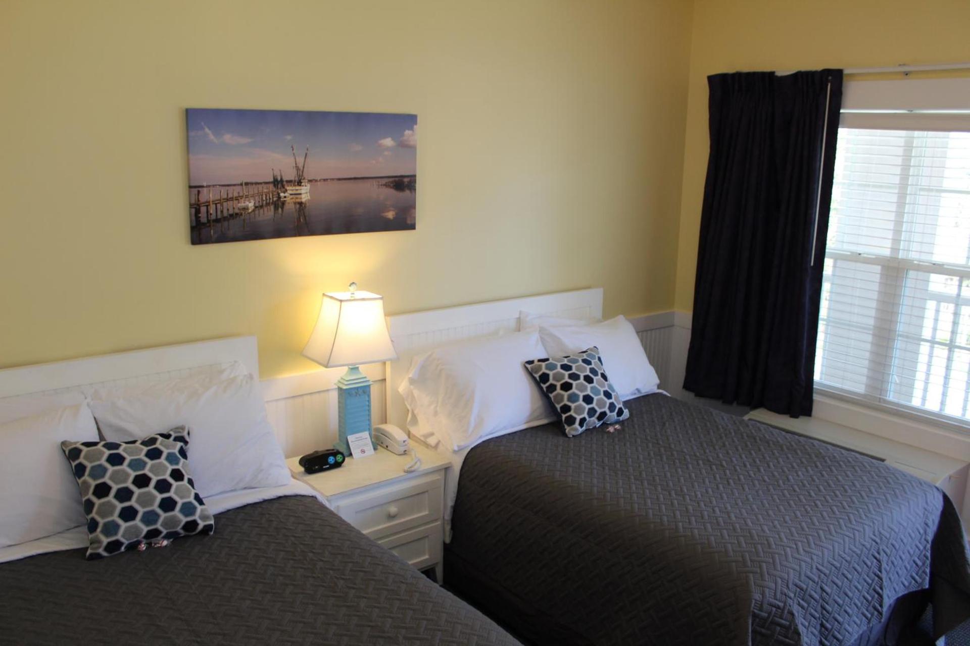 Topsail Shores Inn photo 17