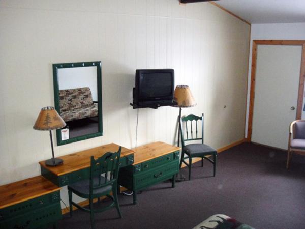 Hiawatha Lodge Inn photo 17