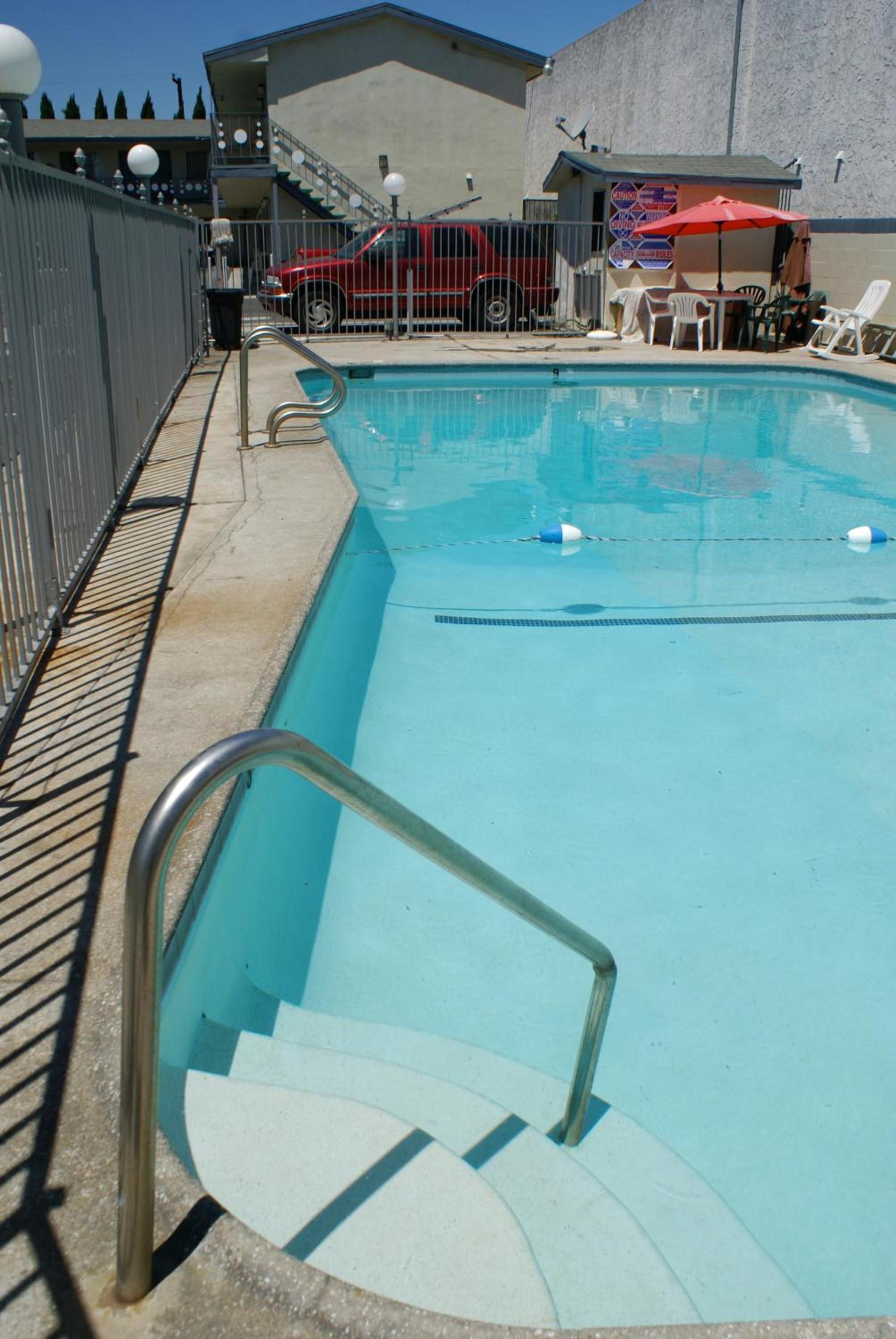 Sahara Motel photo 15
