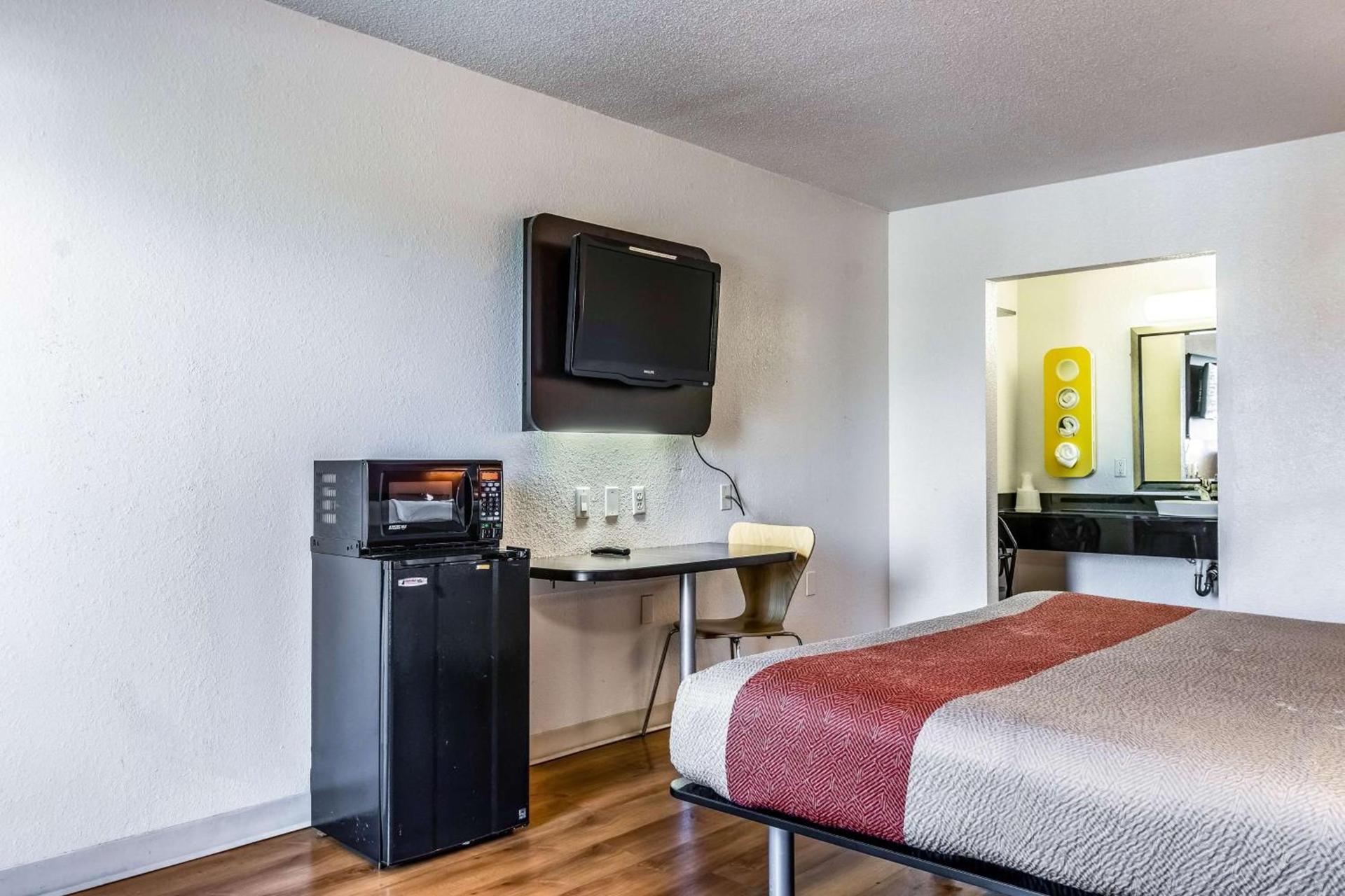 Motel 6-Little Rock, AR - West photo 10