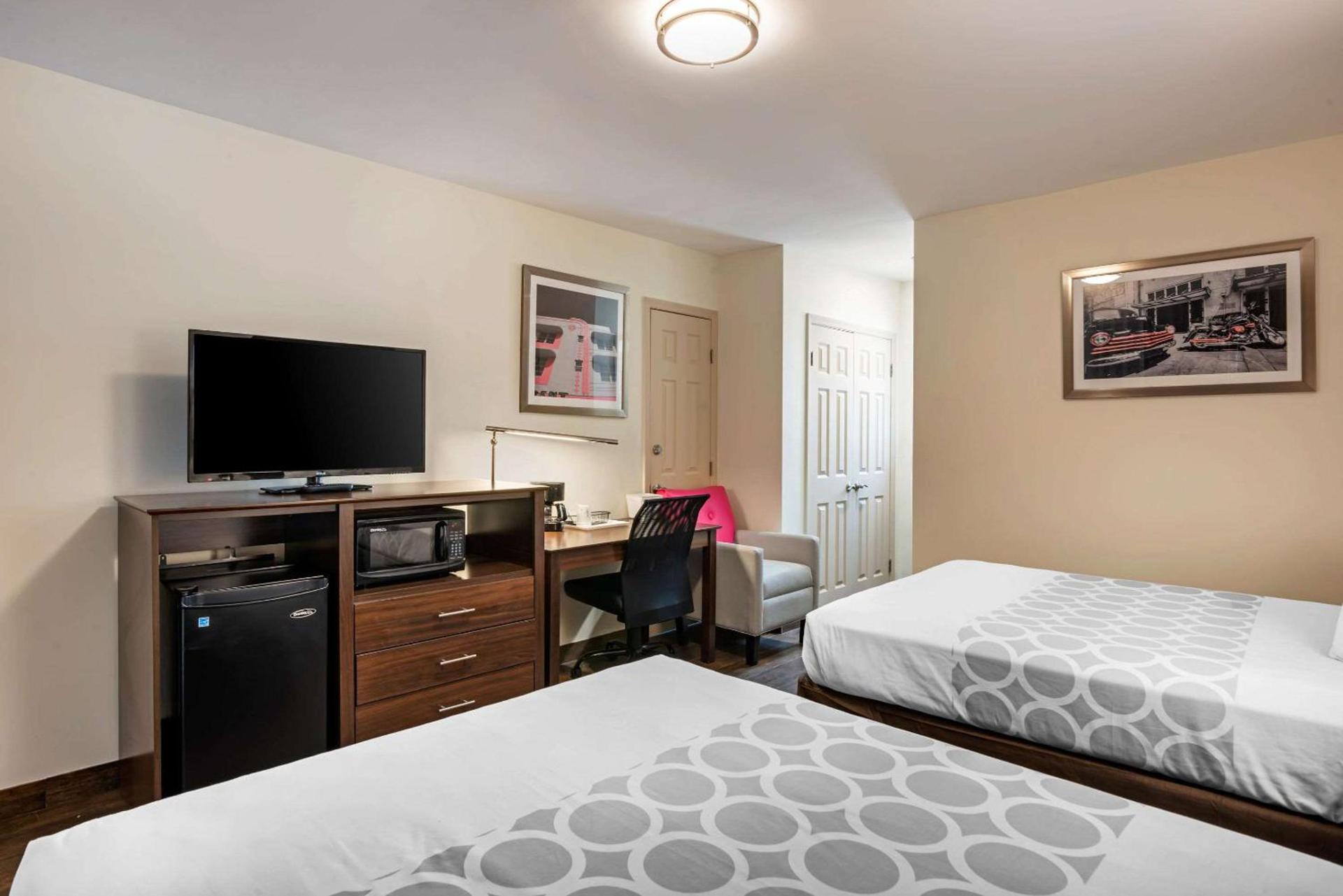 Downtown Hollywood Gardens Inn & Suites photo 30