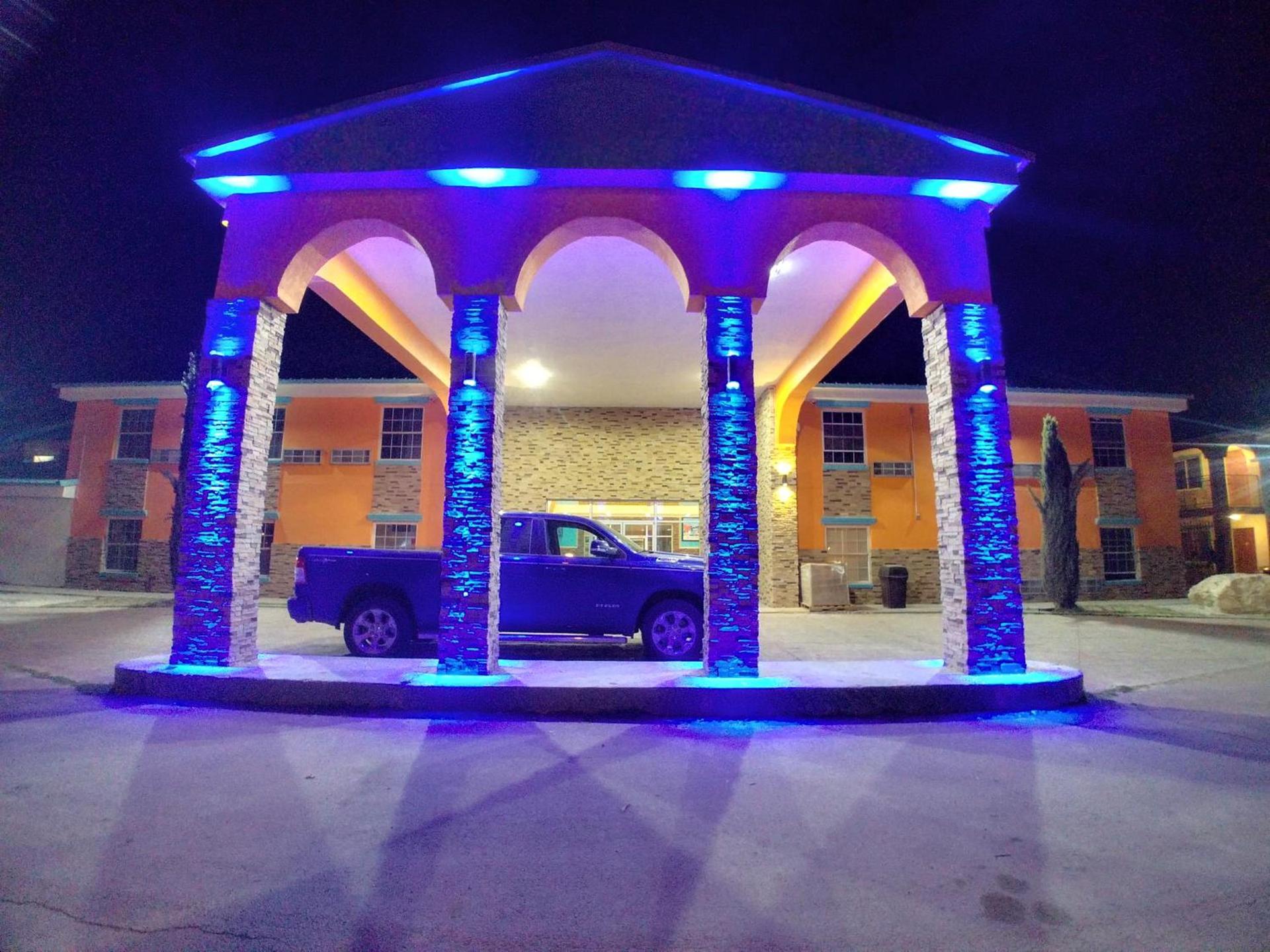 Alien Residence Inn — hotel in Pecos