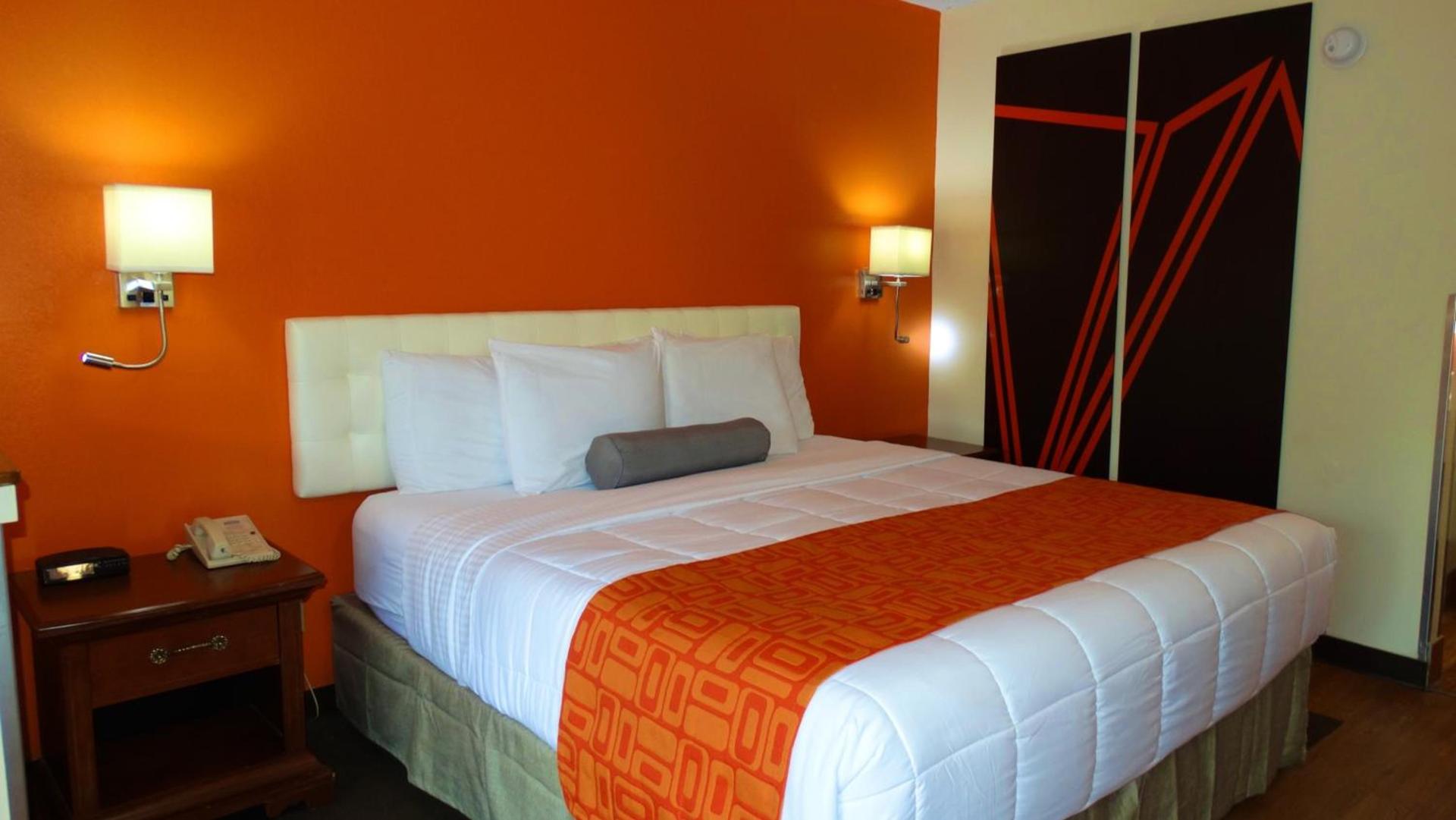 Howard Johnson by Wyndham Savannah GA photo 16