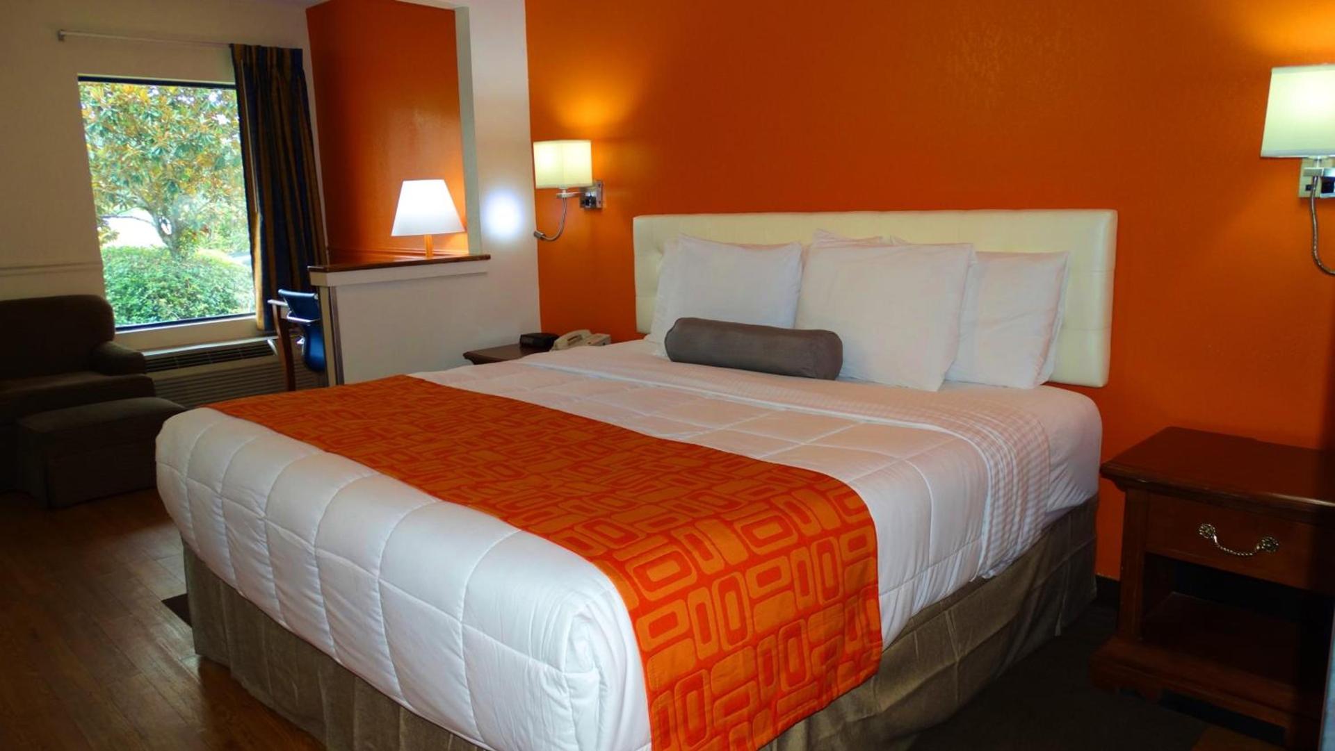 Howard Johnson by Wyndham Savannah GA photo 19