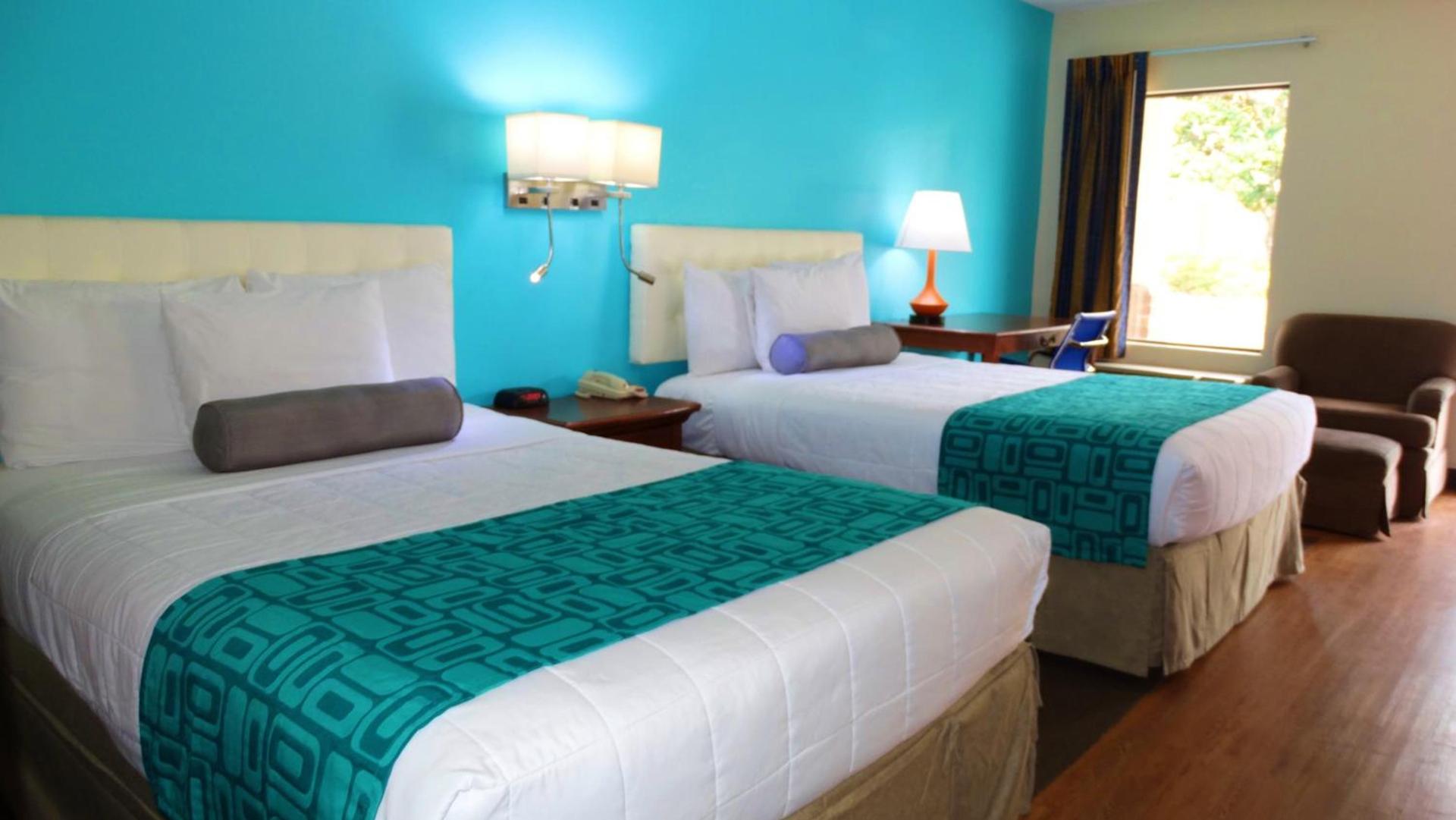 Howard Johnson by Wyndham Savannah GA photo 21