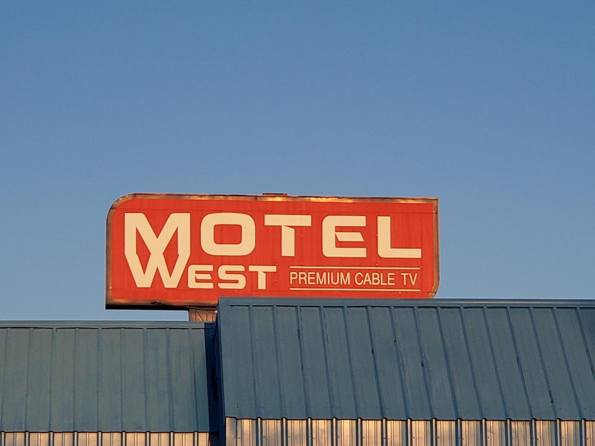 Motel West photo 53