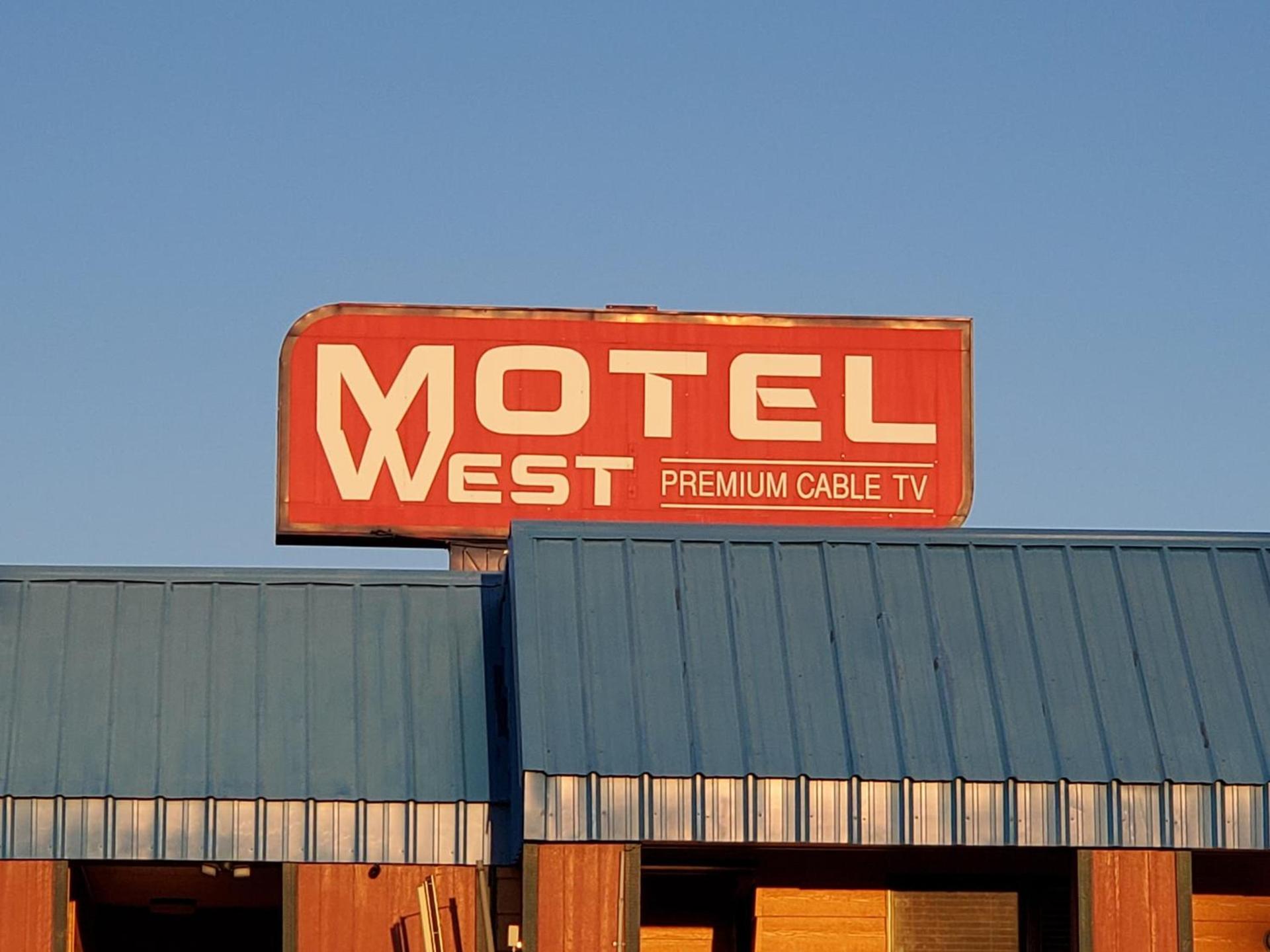 Motel West photo 54