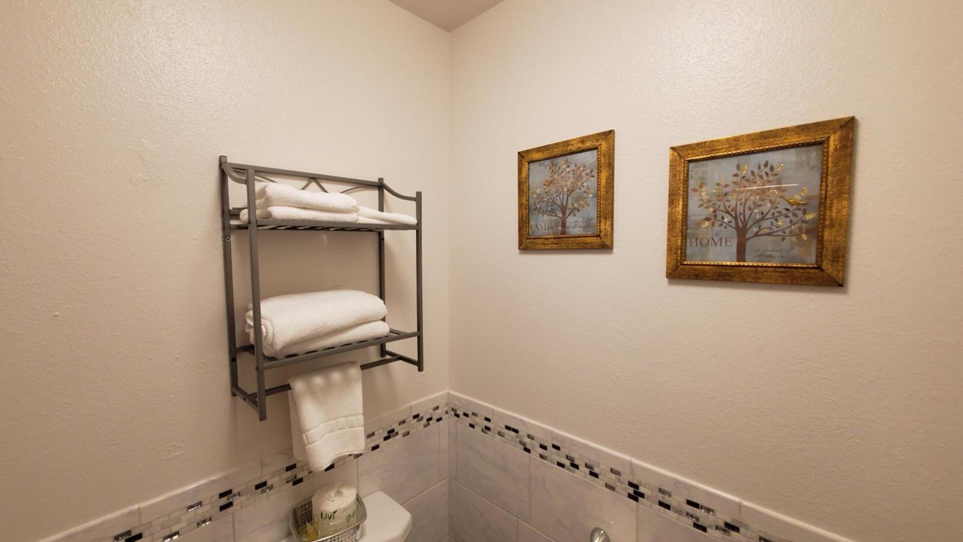 Motel West photo 32