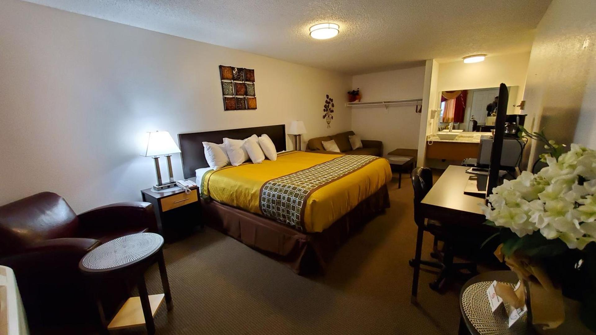 Motel West photo 19