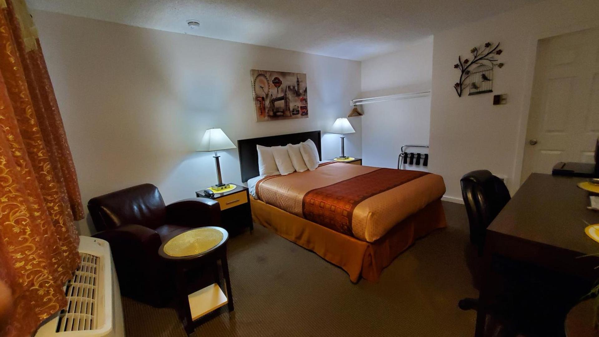 Motel West photo 21