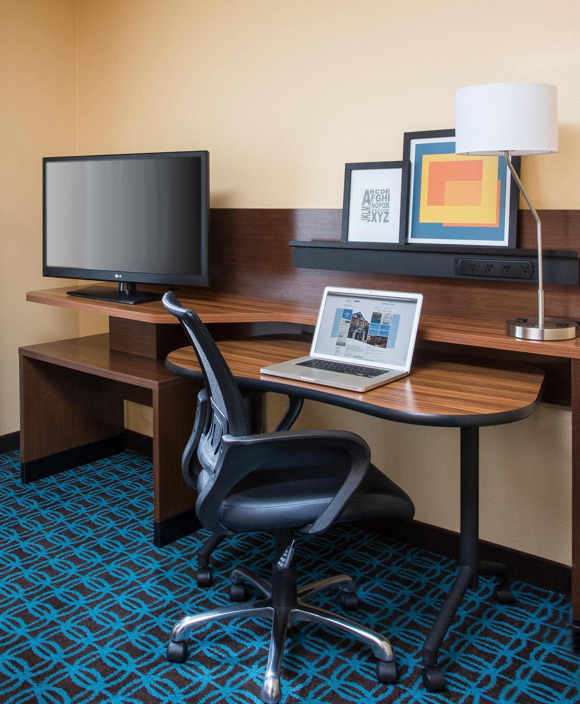 Fairfield Inn & Suites by Marriott Quincy photo 16
