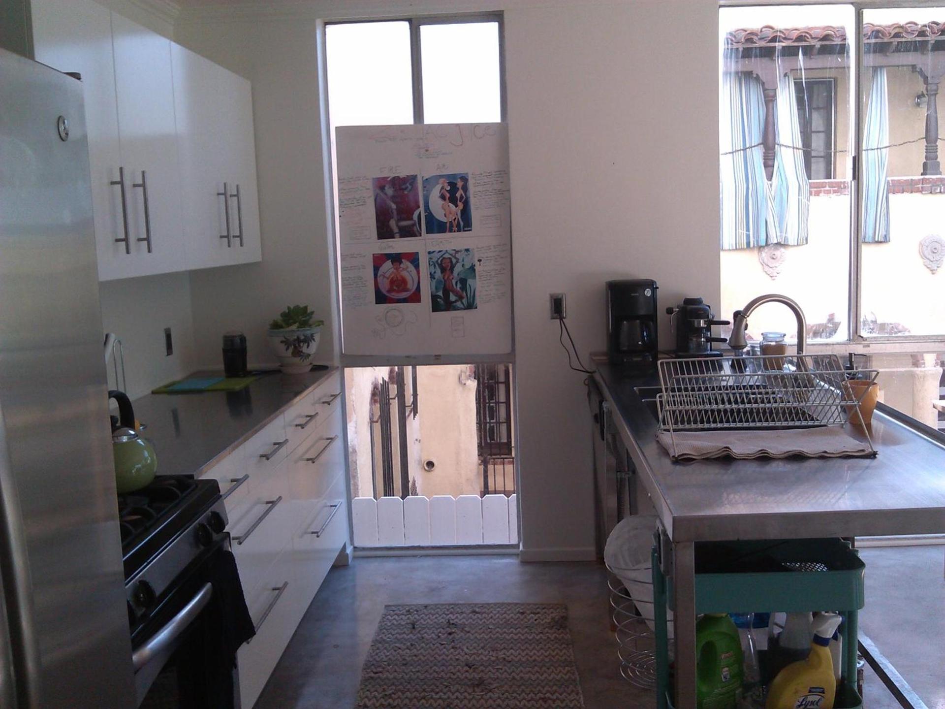 Ocean Front Vortex Female Hostel private rooms Free bikes photo 8