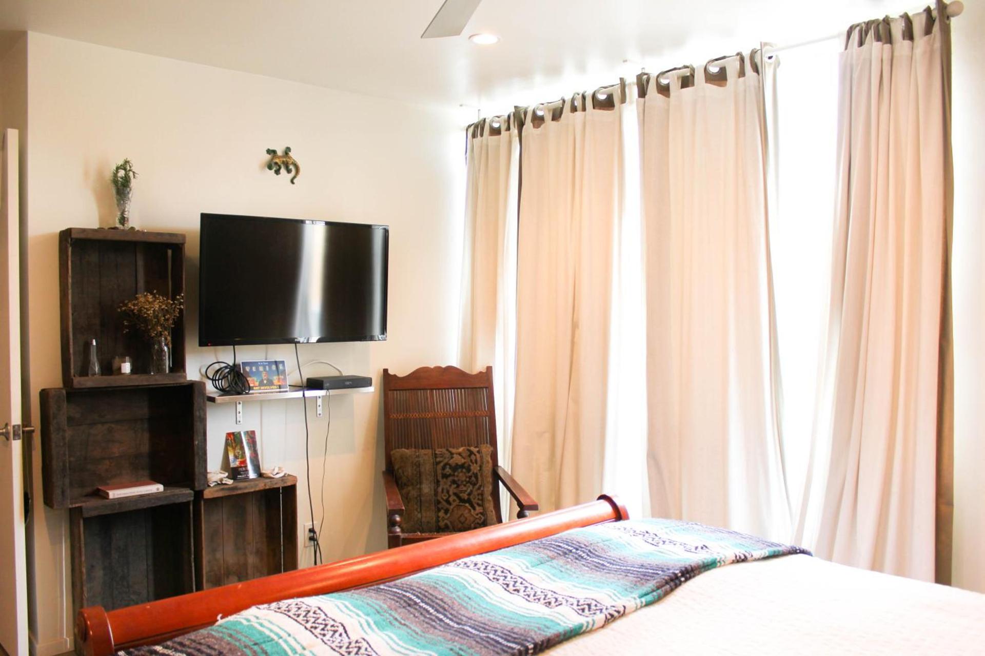 Ocean Front Vortex Female Hostel private rooms Free bikes photo 14