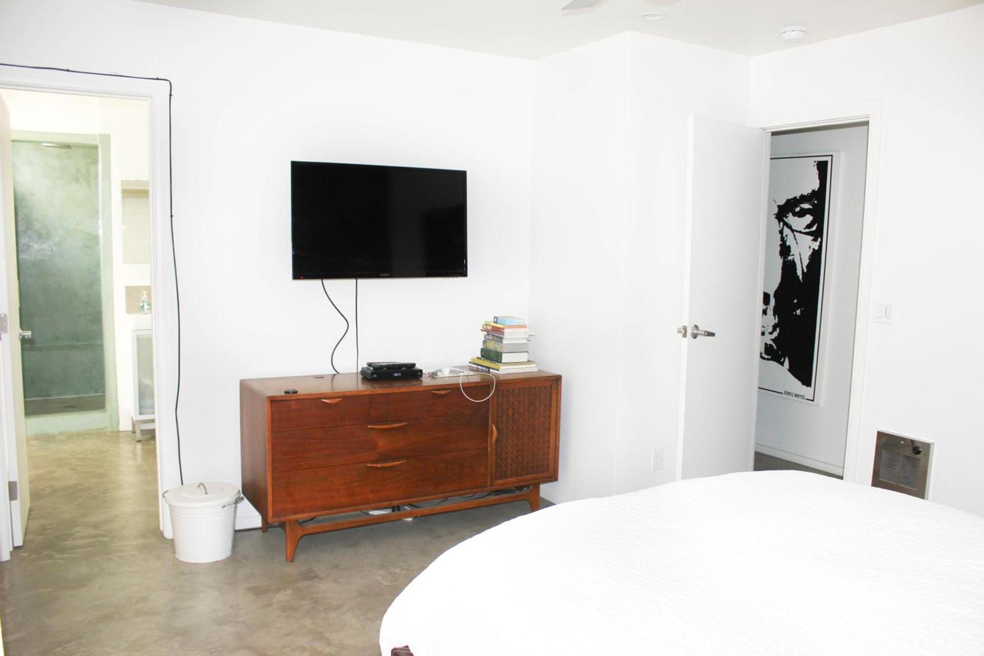 Ocean Front Vortex Female Hostel private rooms Free bikes photo 37