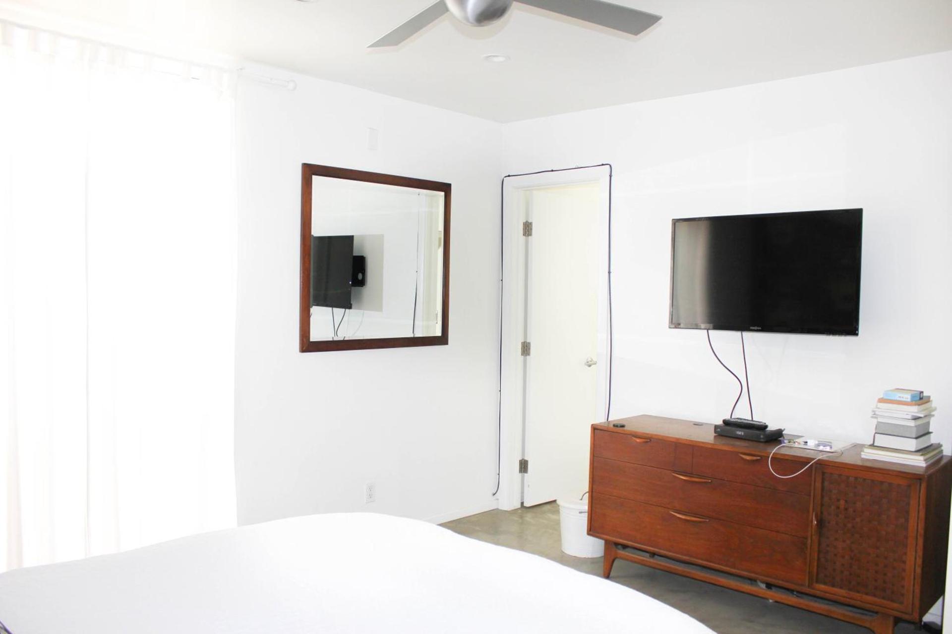 Ocean Front Vortex Female Hostel private rooms Free bikes photo 21