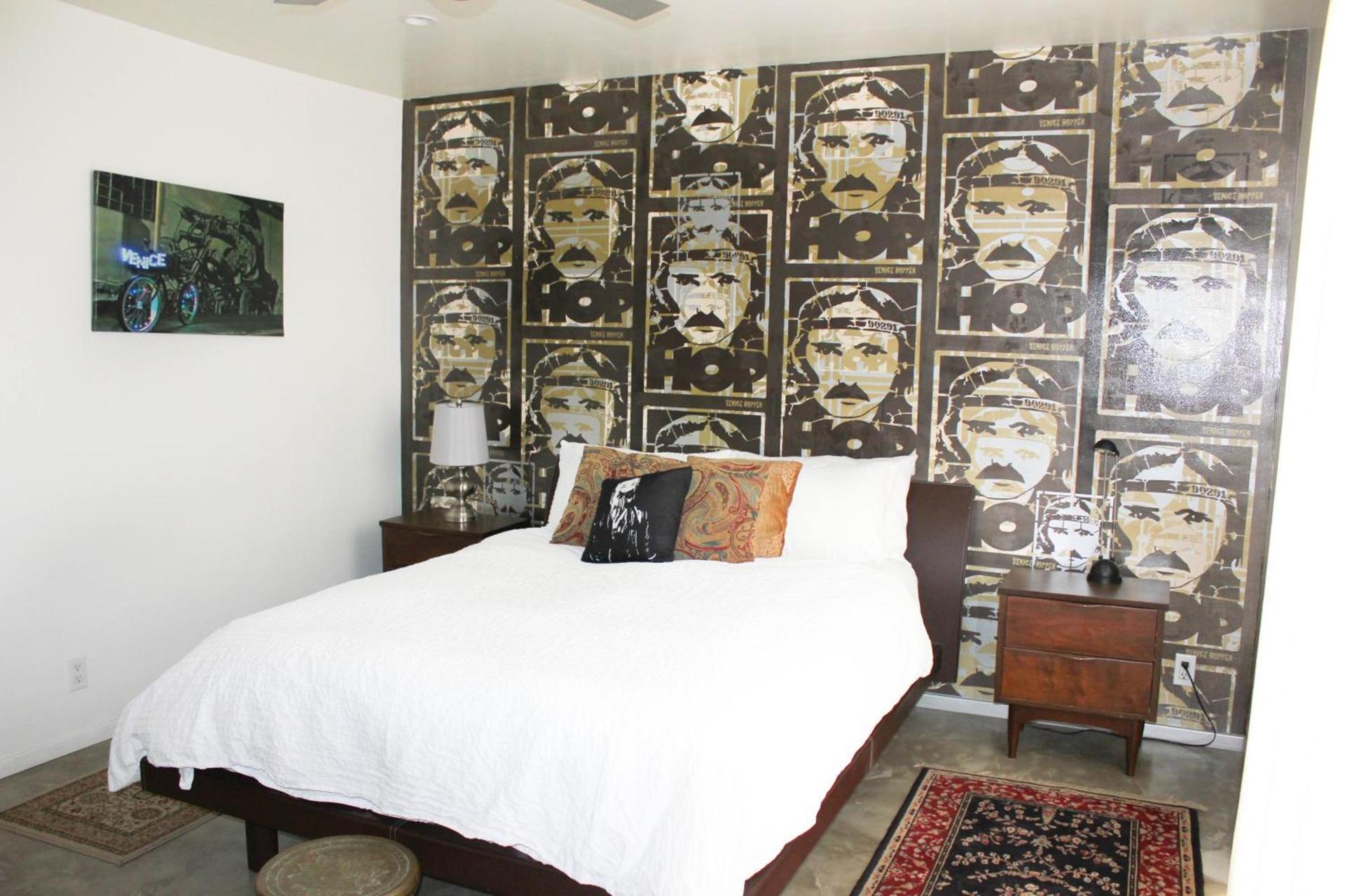 Ocean Front Vortex Female Hostel private rooms Free bikes photo 17