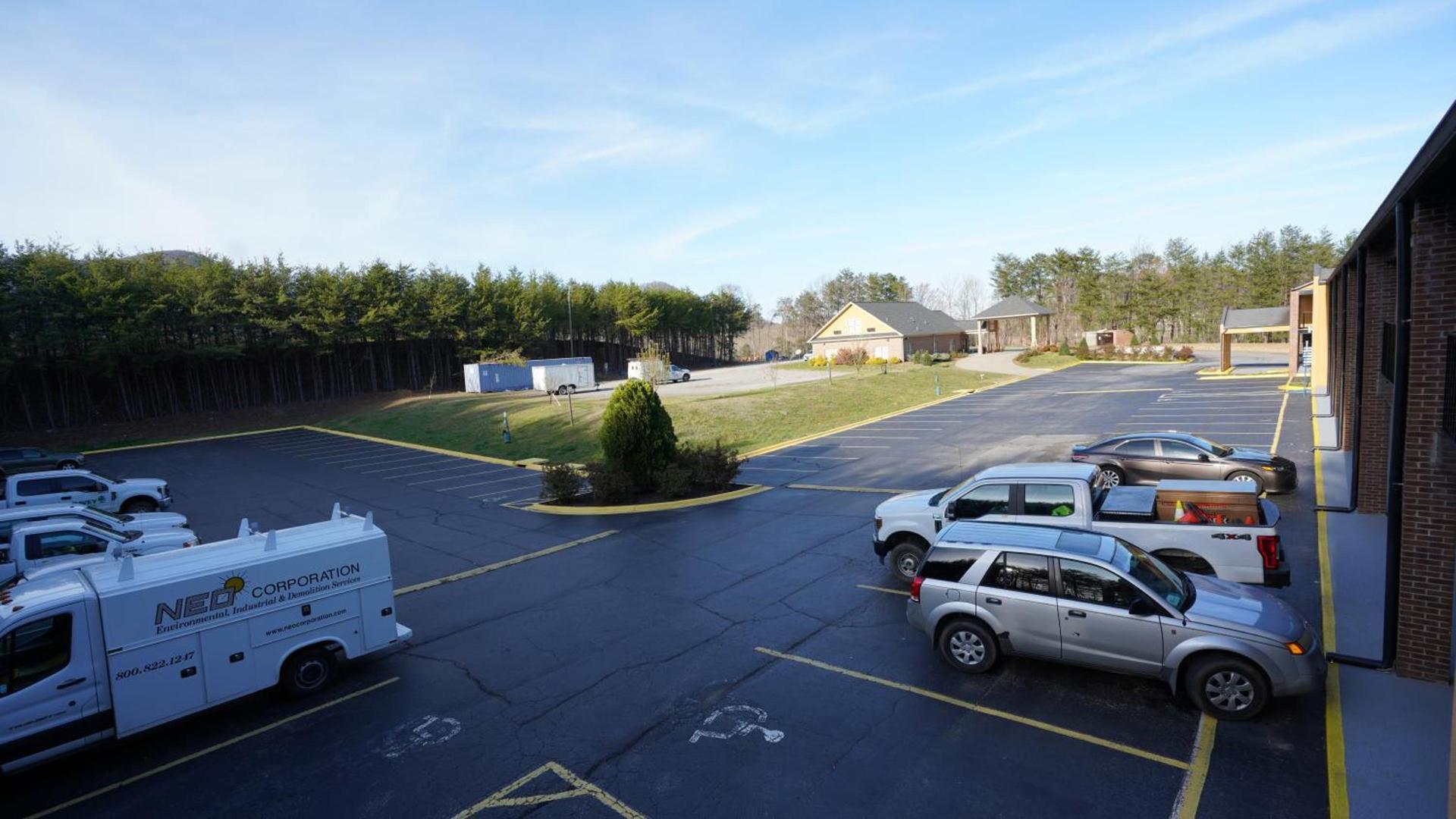 Columbus Inn and Suites photo 11