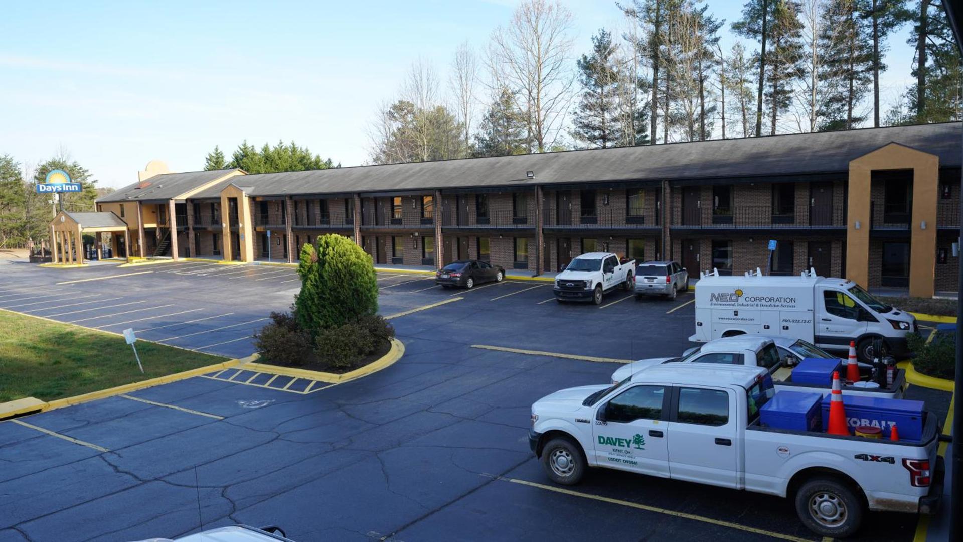 Columbus Inn and Suites photo 9