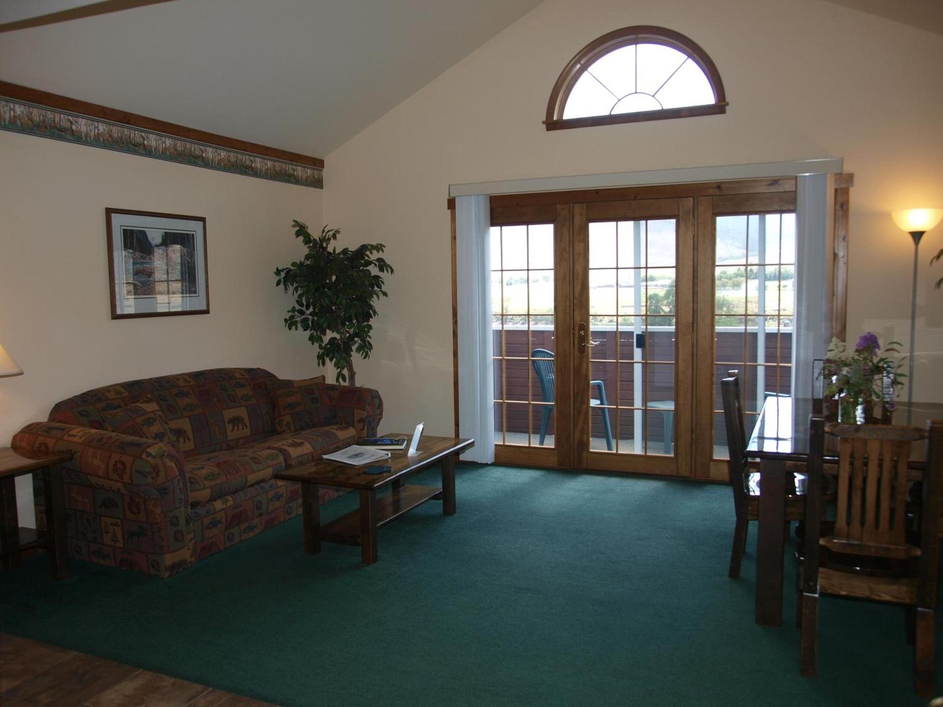 Yellowstone Basin Inn photo 15