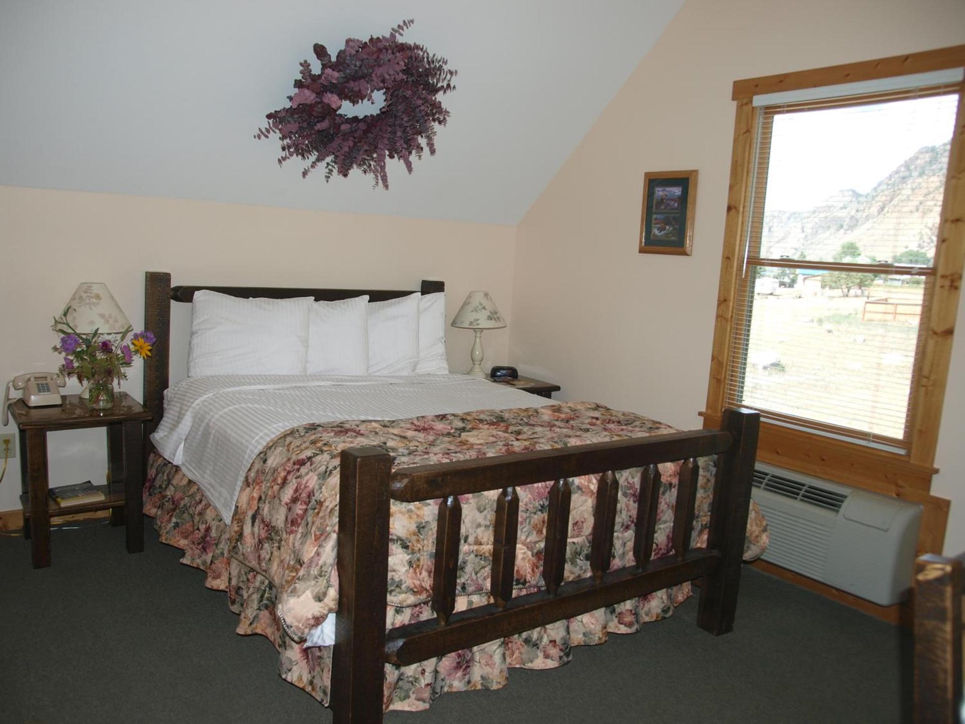 Yellowstone Basin Inn photo 8