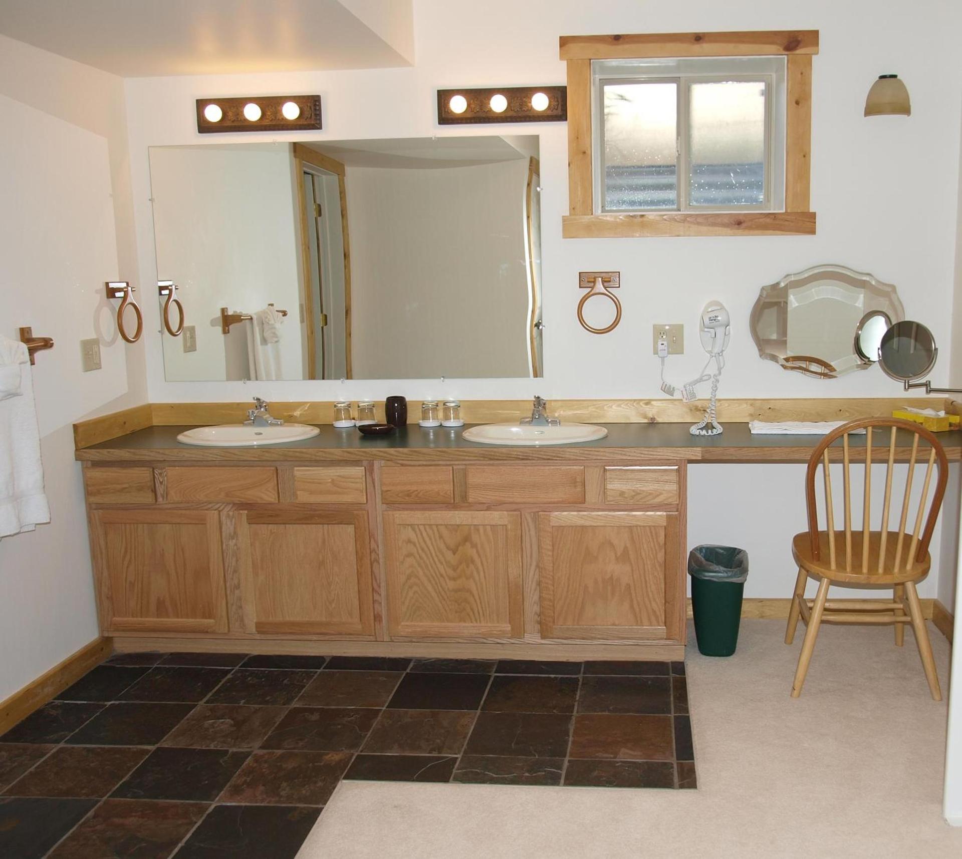 Yellowstone Basin Inn photo 3
