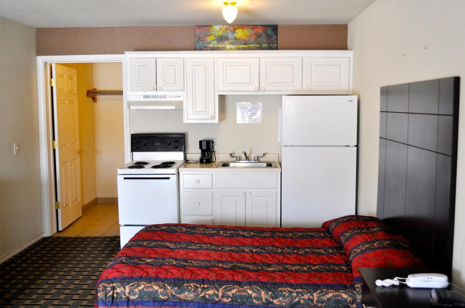 Andrews Motor Inn photo 22