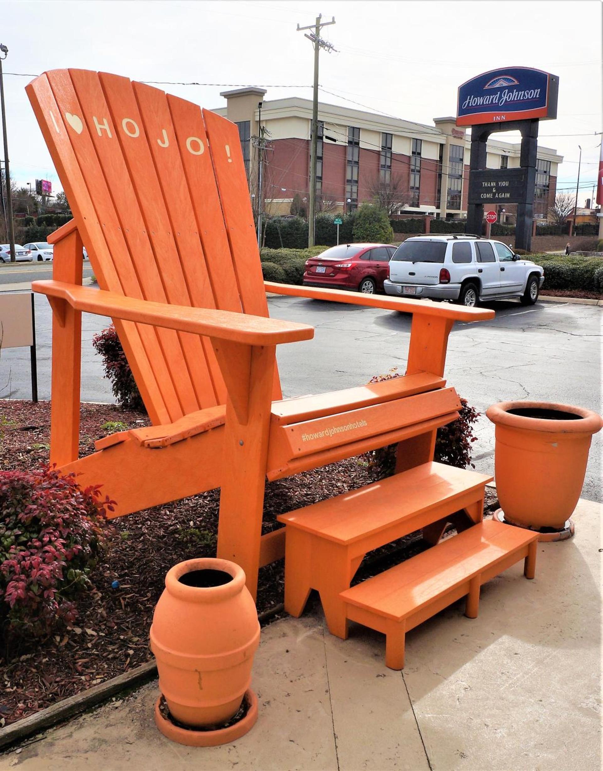 Howard Johnson by Wyndham Greensboro Near the Coliseum photo 48