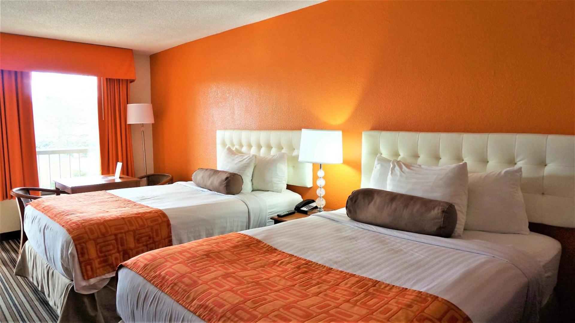 Howard Johnson by Wyndham Greensboro Near the Coliseum photo 13