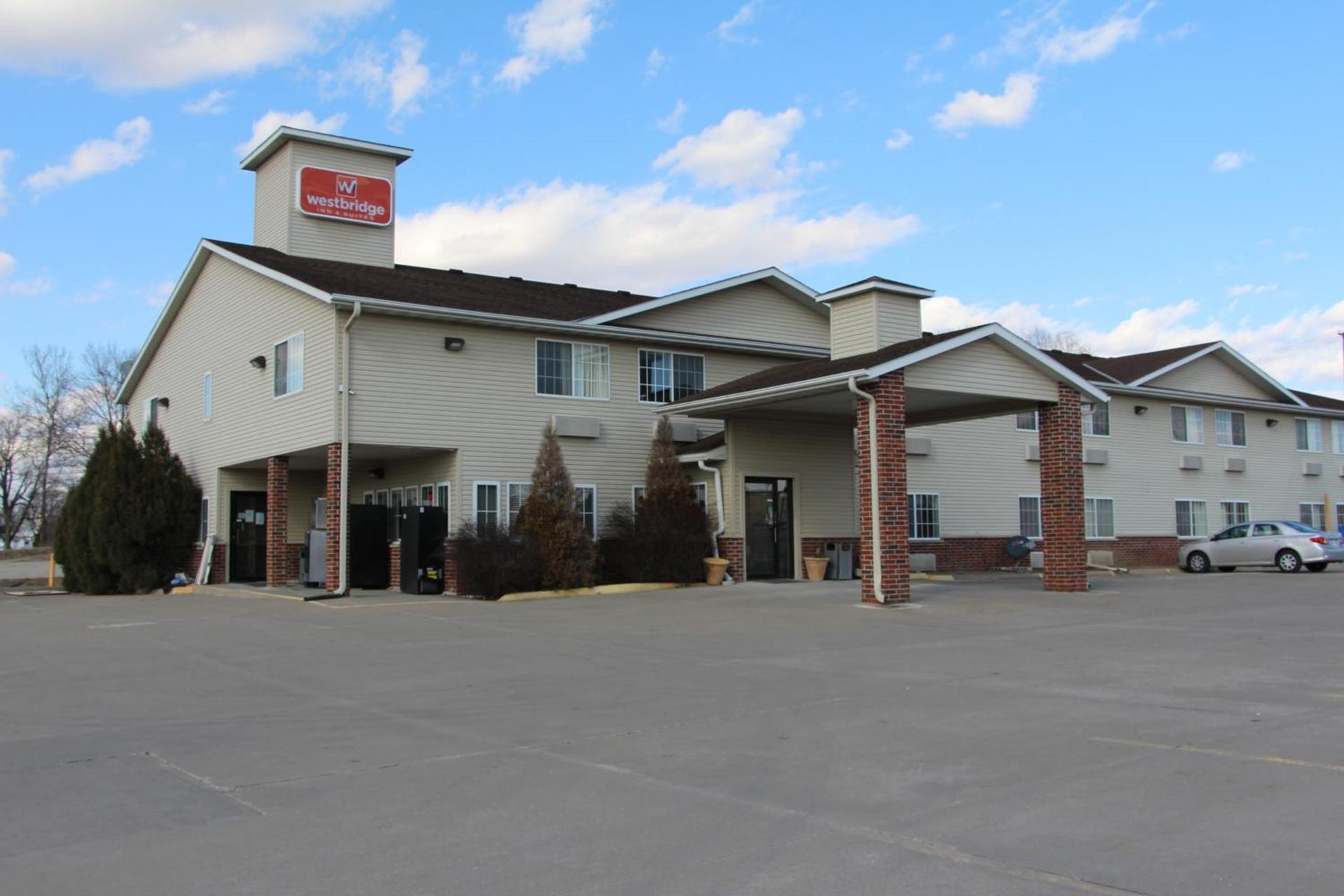 Westbridge Inn & Suites photo 1