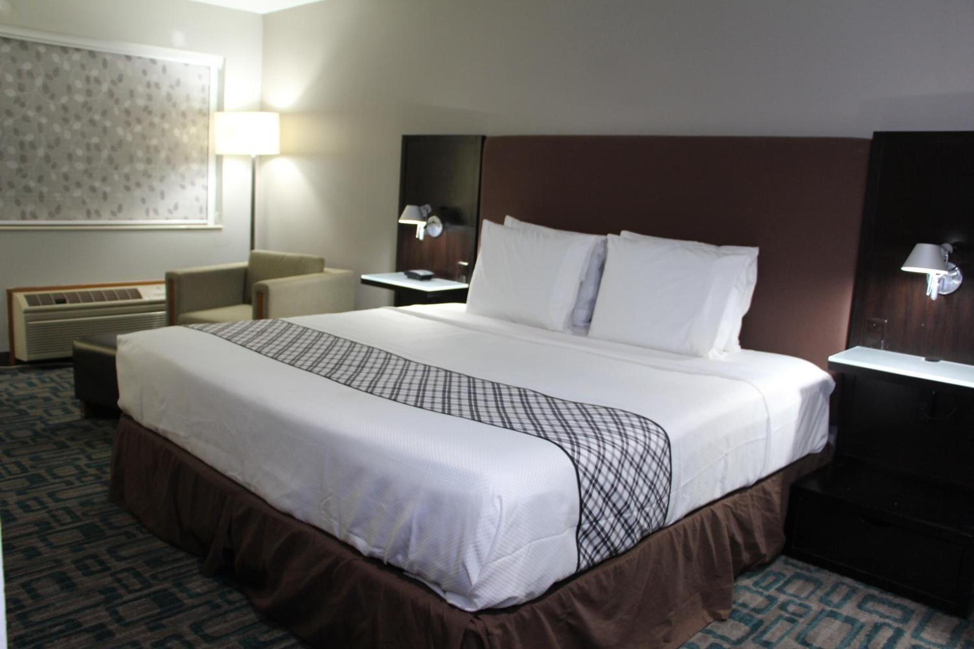 Westbridge Inn & Suites photo 16