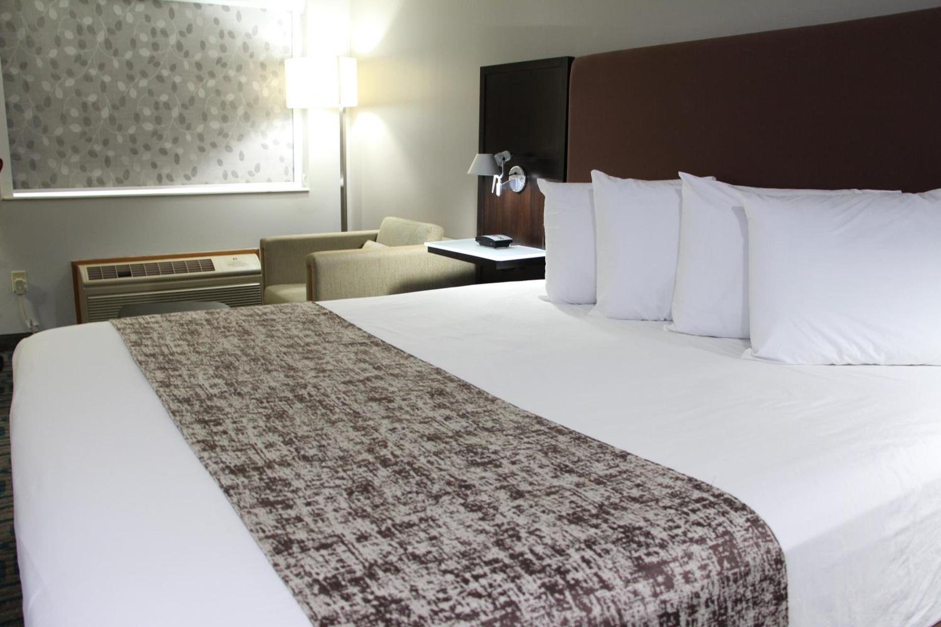 Westbridge Inn & Suites photo 15