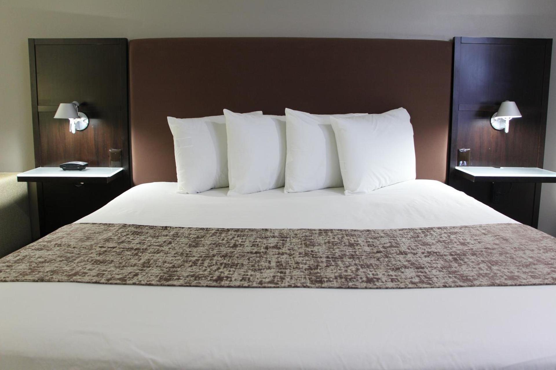 Westbridge Inn & Suites photo 12