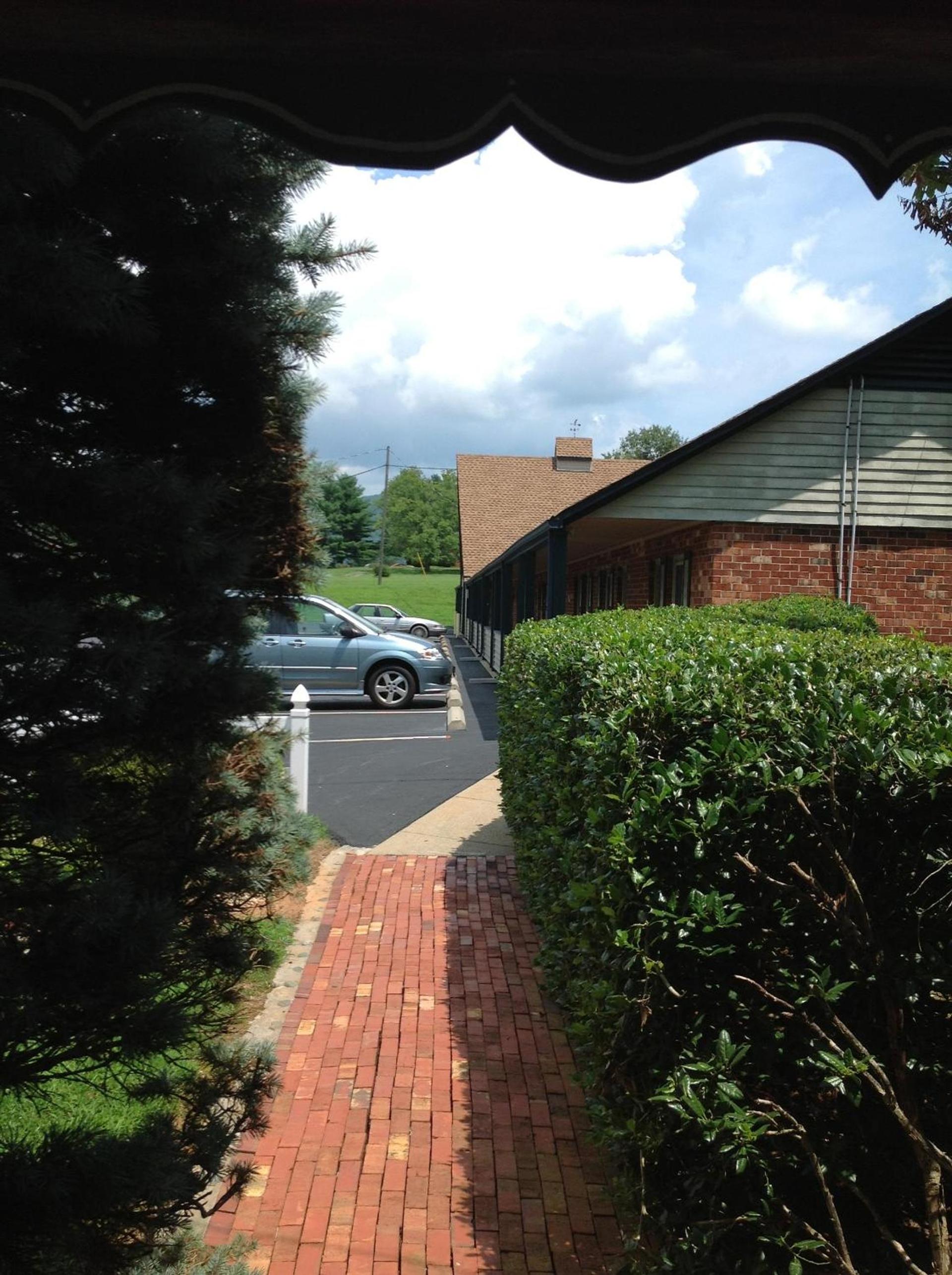 Village Inn photo 6