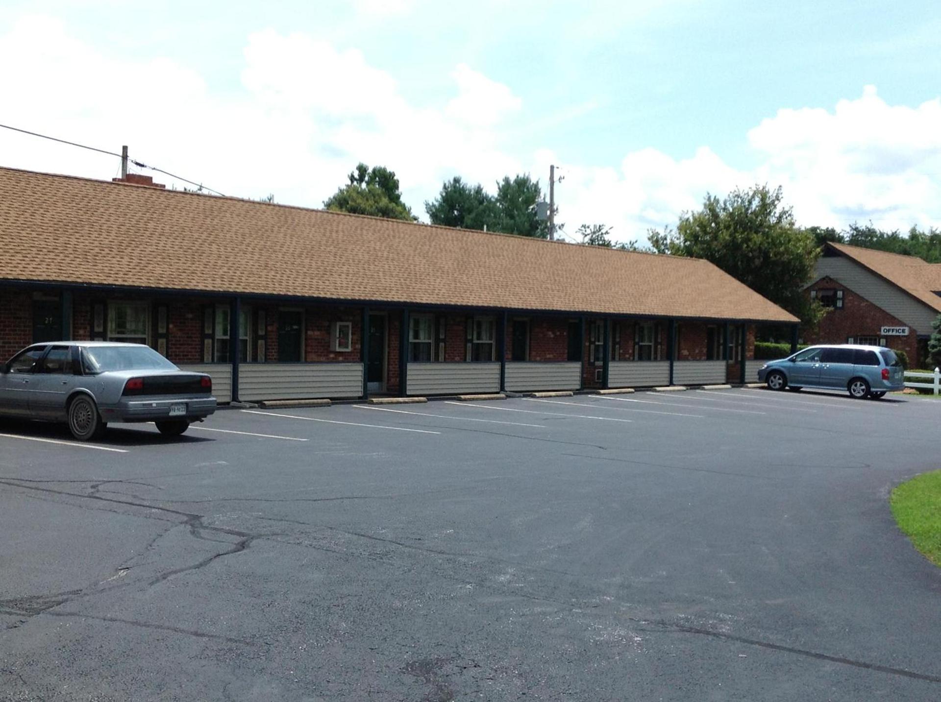 Village Inn photo 4
