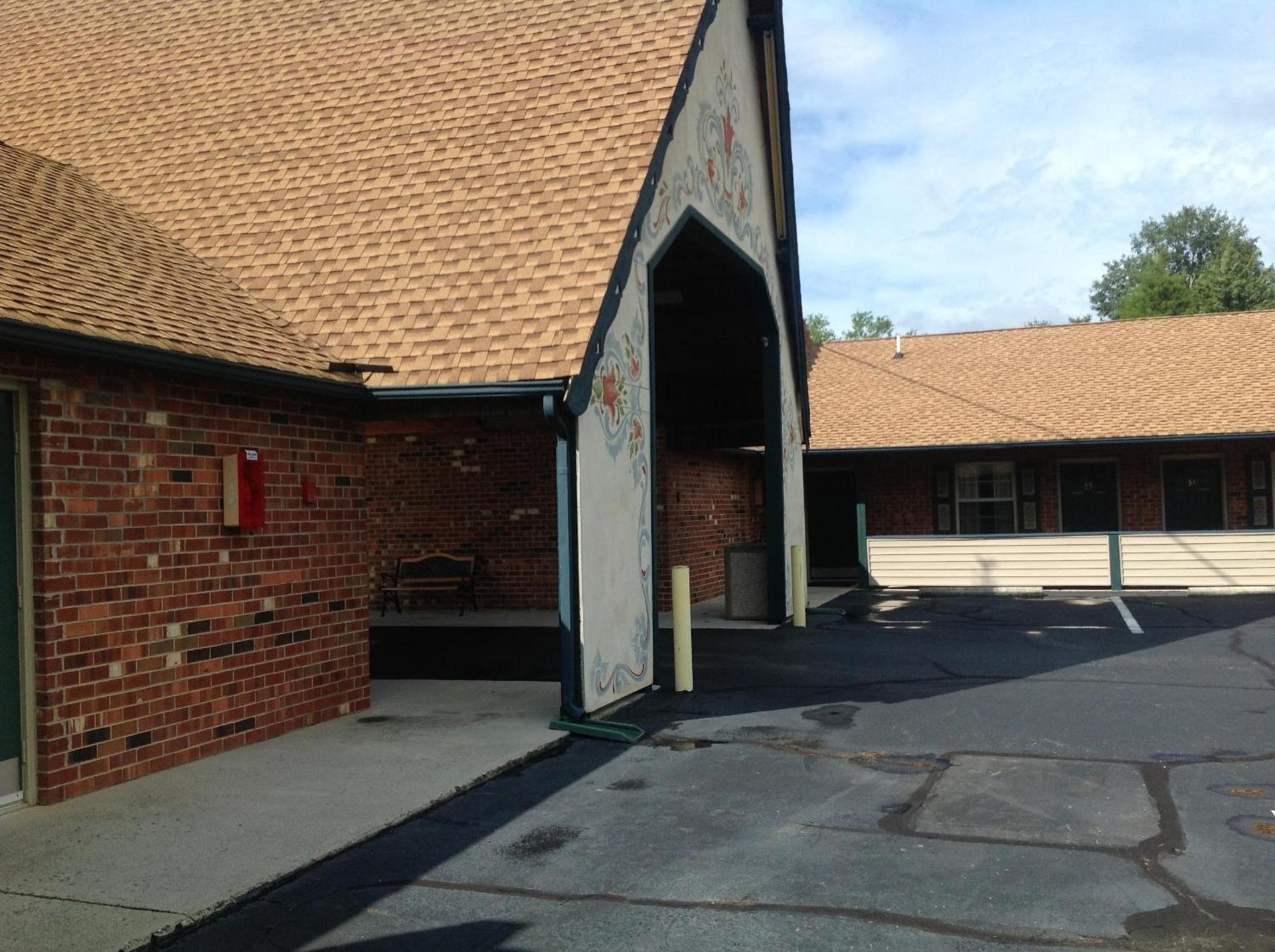 Village Inn photo 2