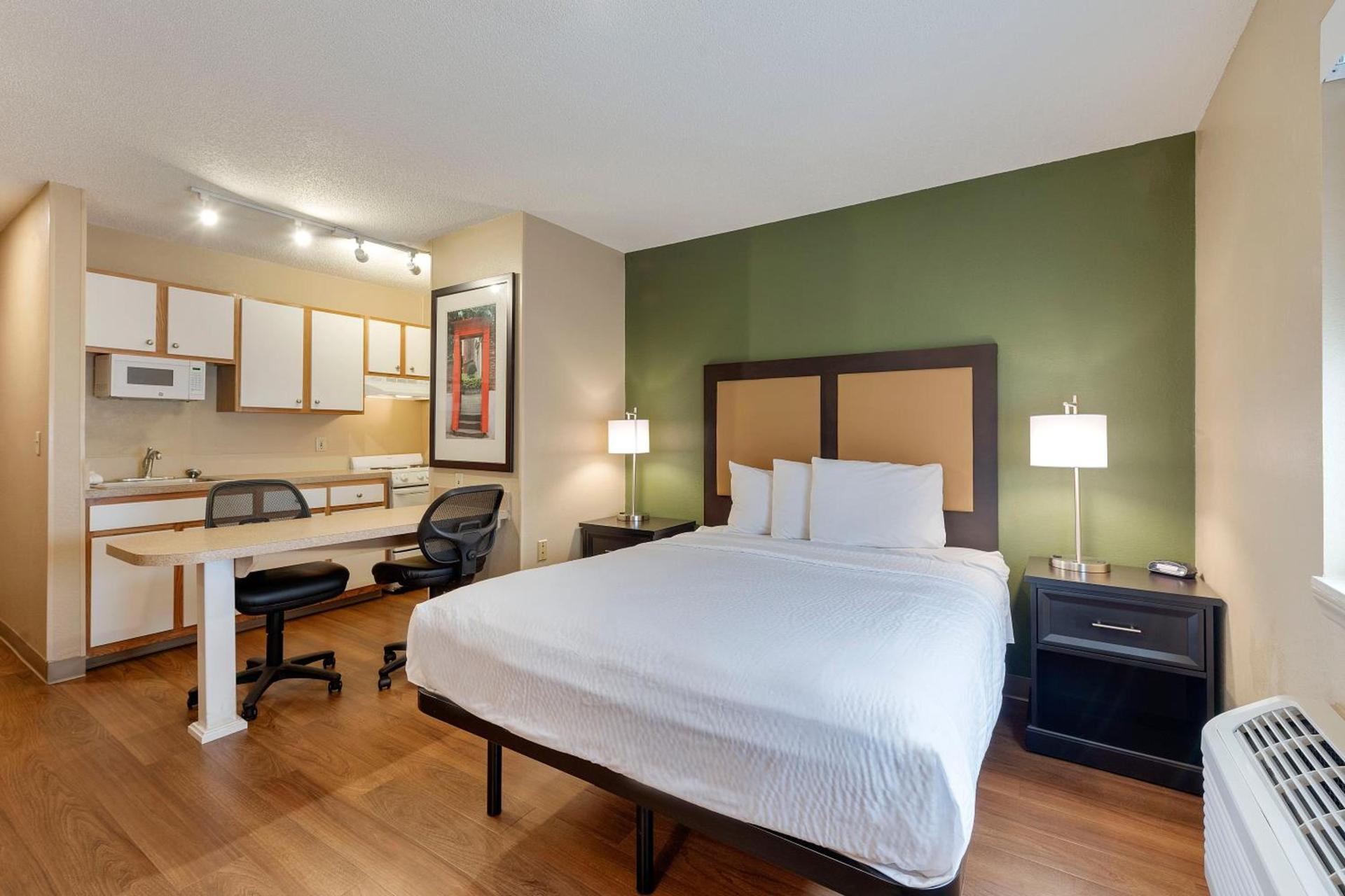 Studio 6 Suites Charlotte, NC - Tyvola Rd Executive Park photo 40