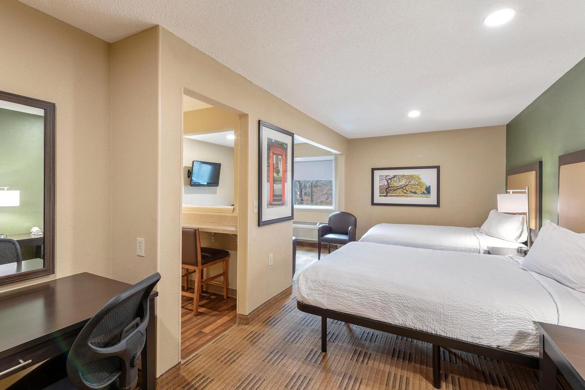 Studio 6 Suites Charlotte, NC - Tyvola Rd Executive Park photo 45