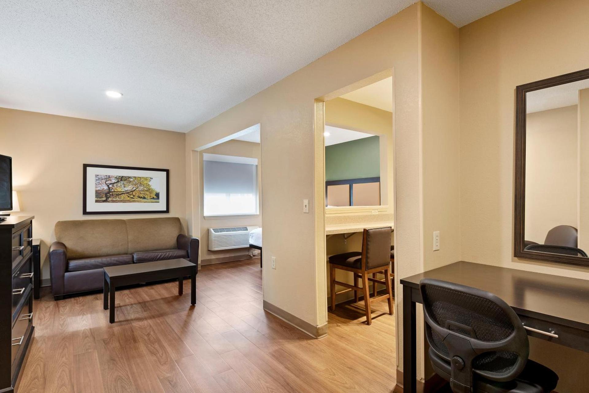 Studio 6 Suites Charlotte, NC - Tyvola Rd Executive Park photo 50