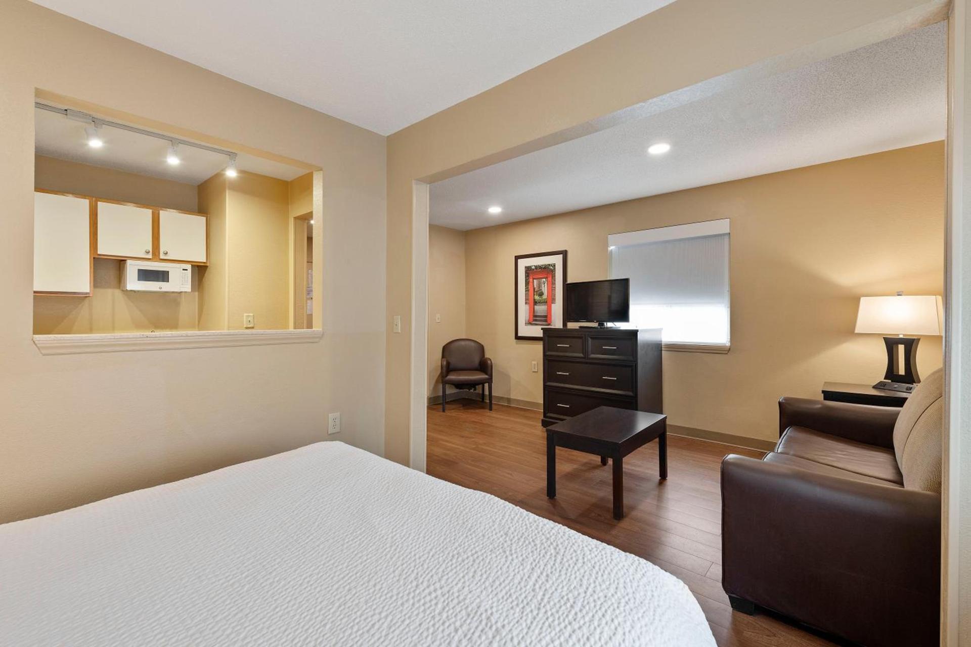 Studio 6 Suites Charlotte, NC - Tyvola Rd Executive Park photo 51