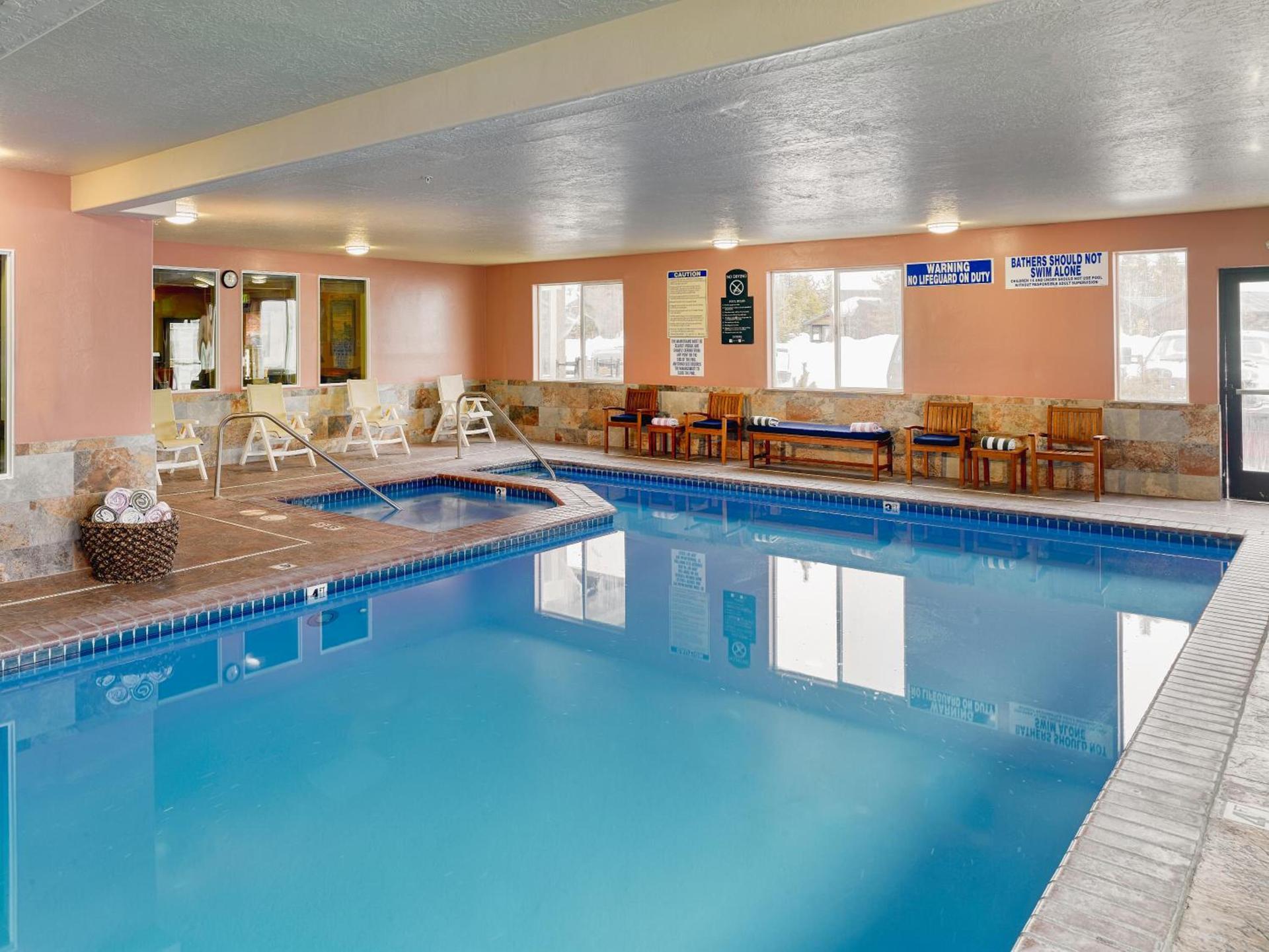 Yellowstone Park Hotel photo 2