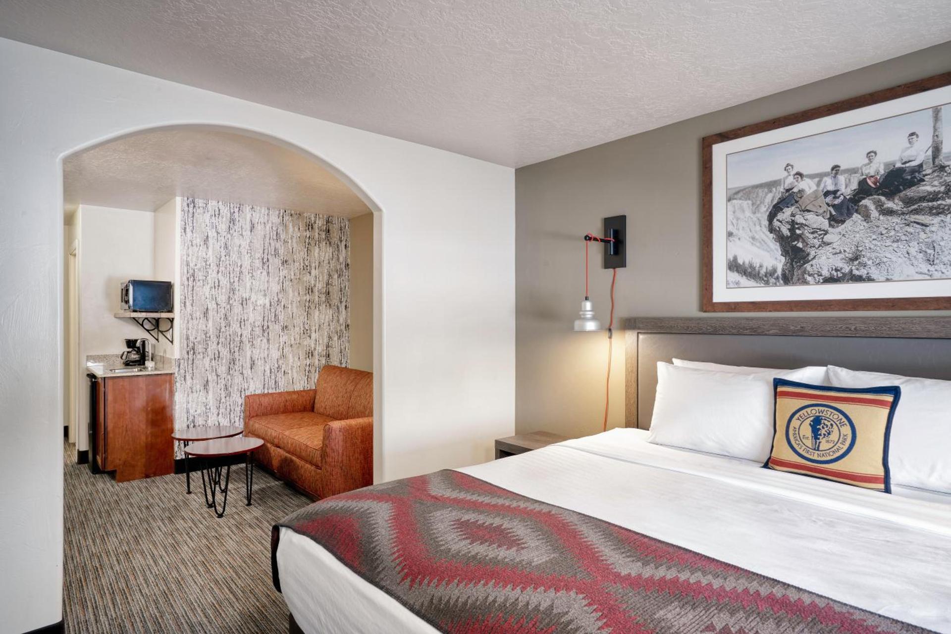 Yellowstone Park Hotel photo 41