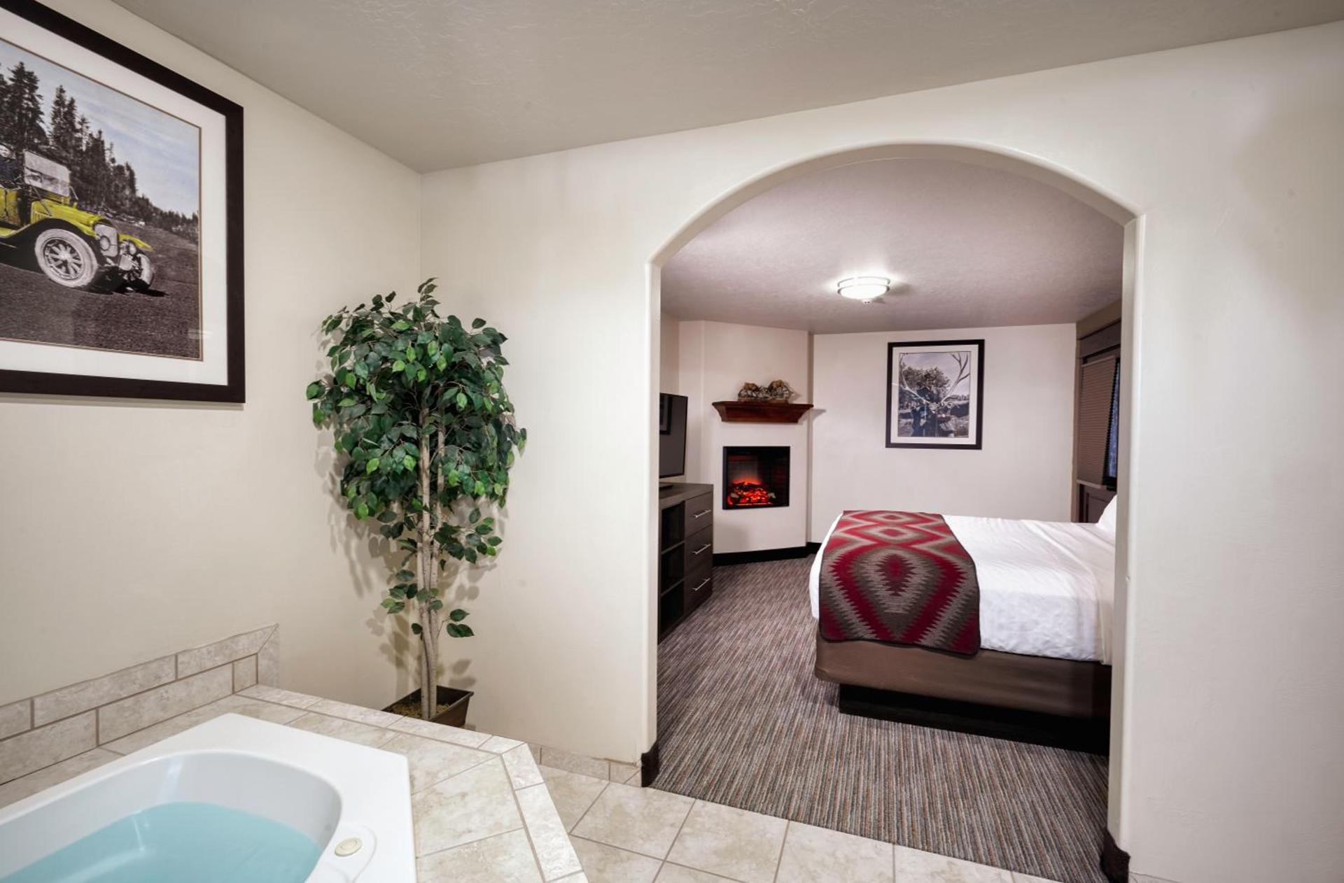 Yellowstone Park Hotel photo 7