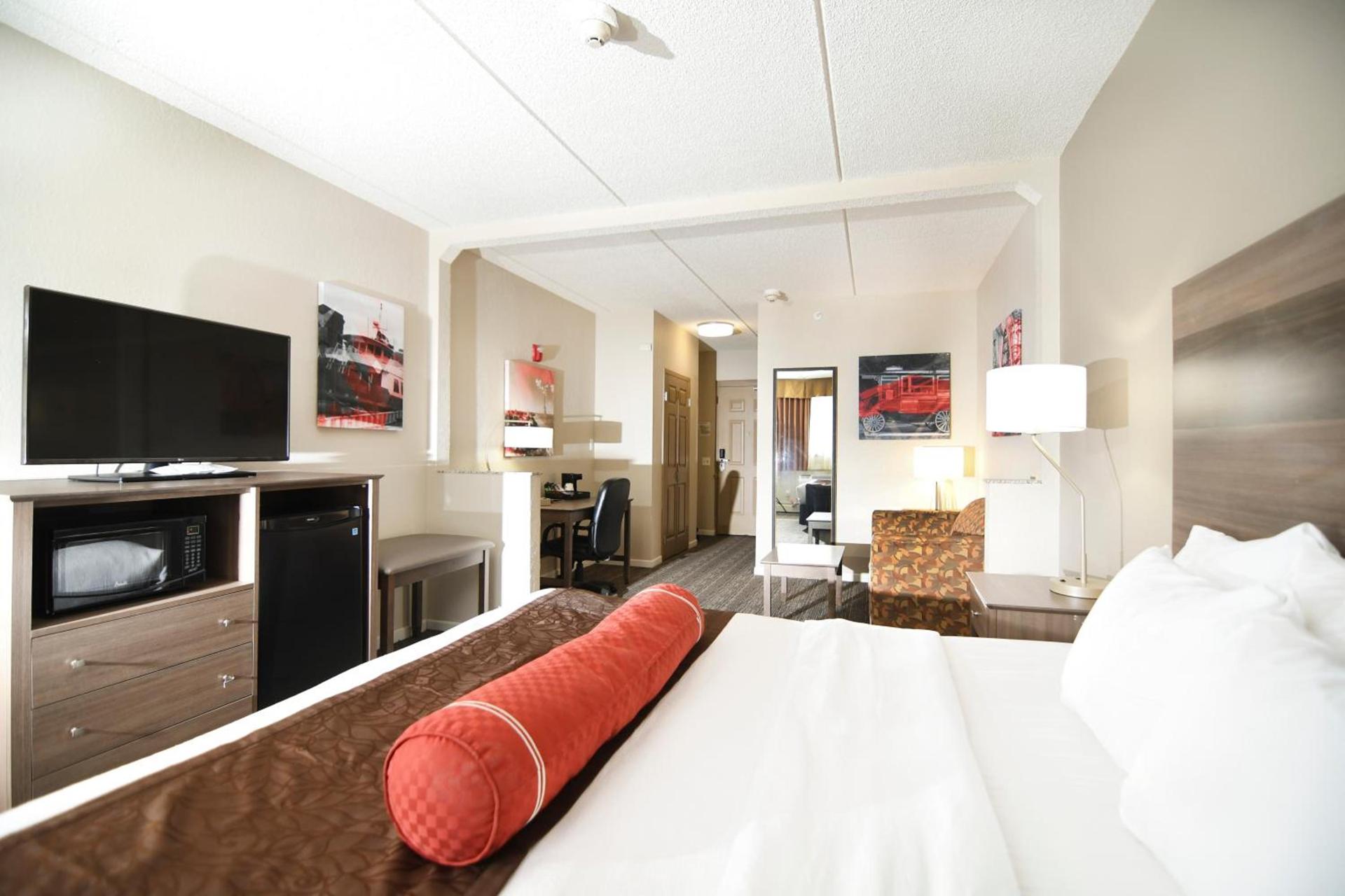 Best Western Plus Sandusky Hotel & Suites photo 50