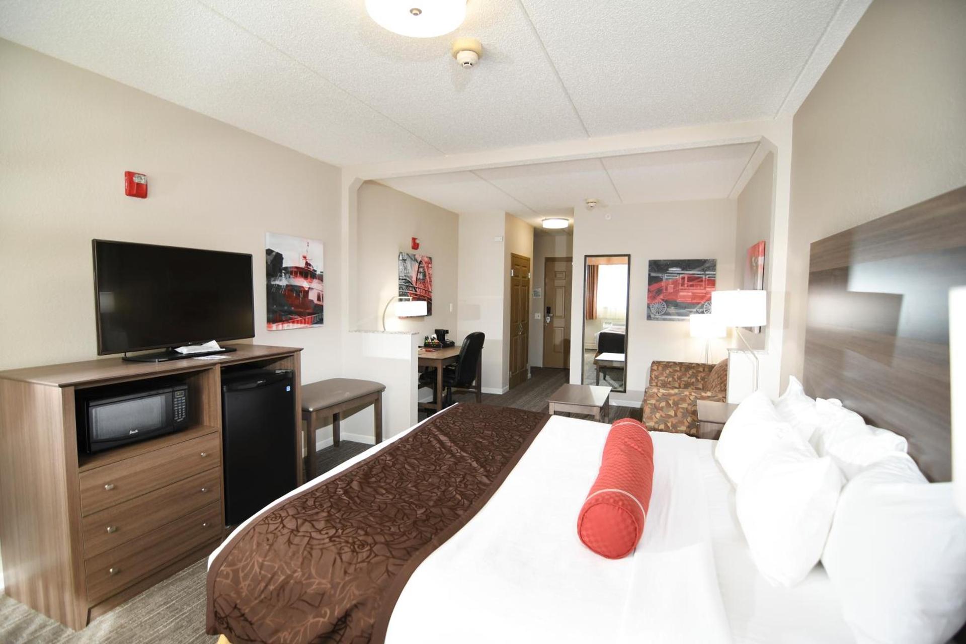 Best Western Plus Sandusky Hotel & Suites photo 42
