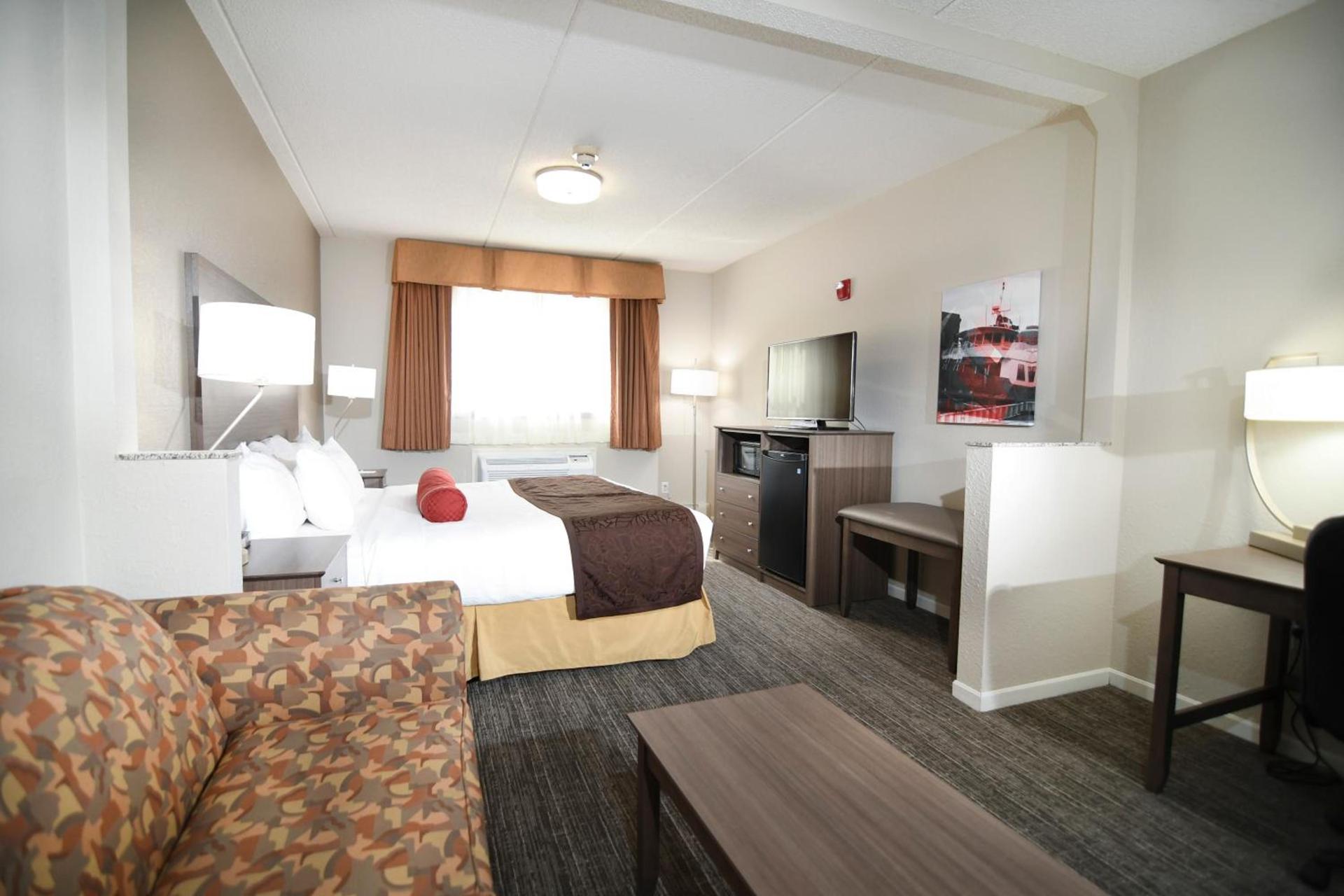 Best Western Plus Sandusky Hotel & Suites photo 43