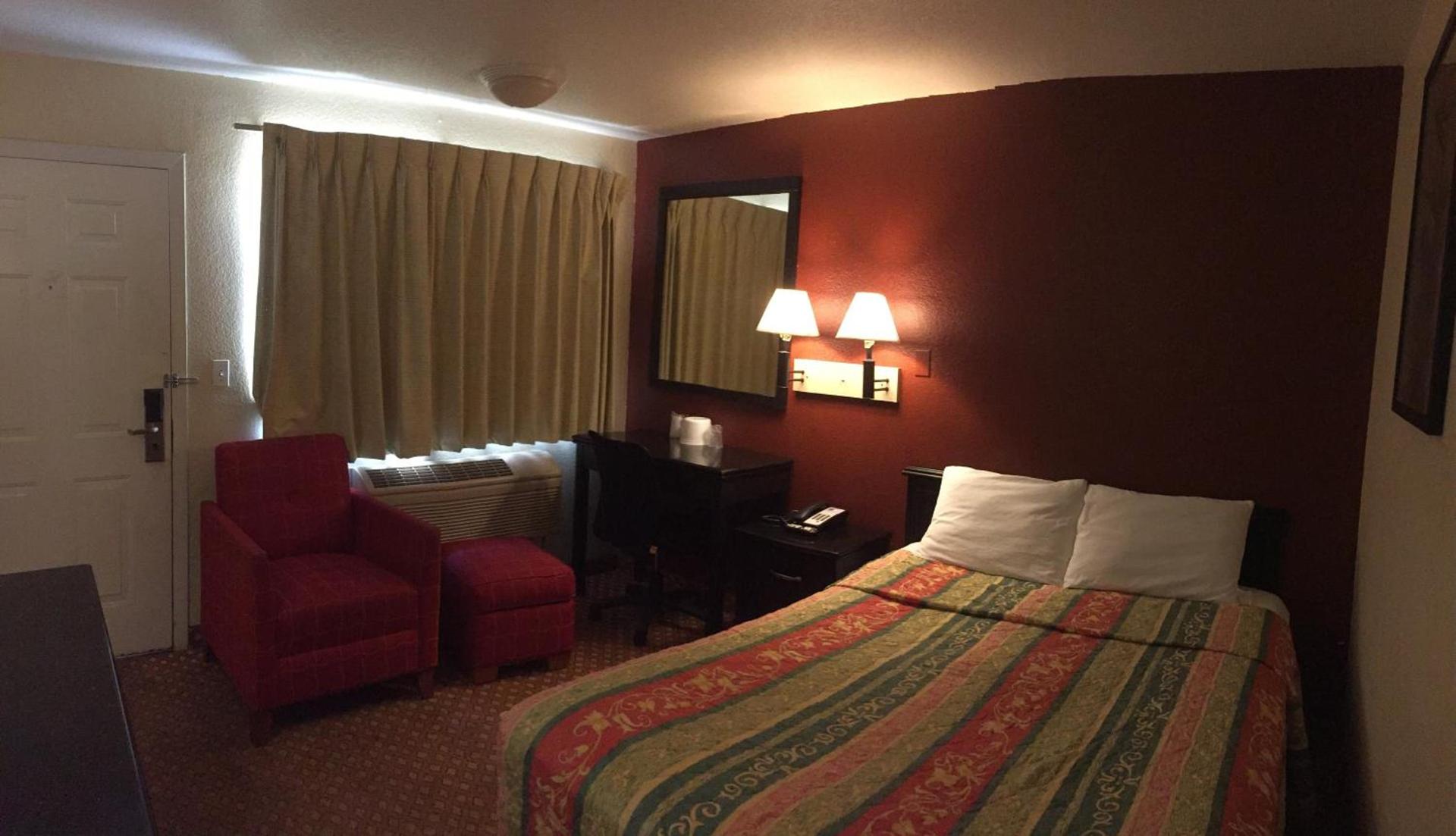 Hilltop Inn & Suites photo 32