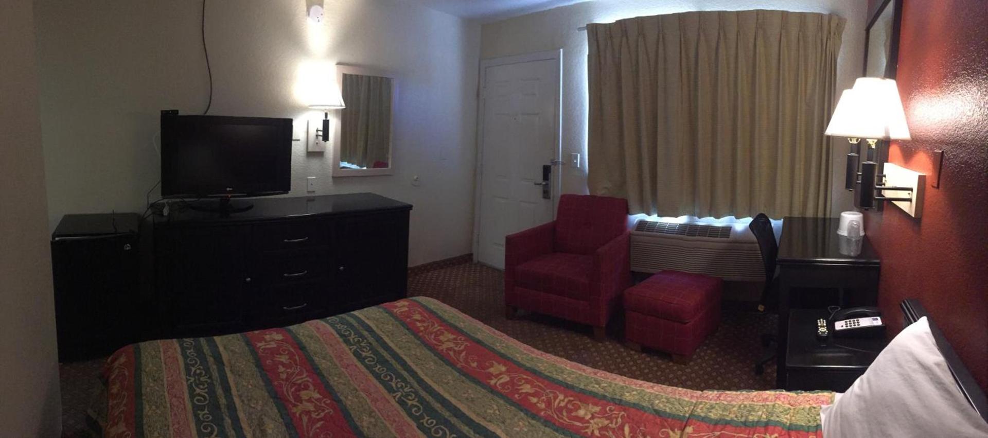 Hilltop Inn & Suites photo 28