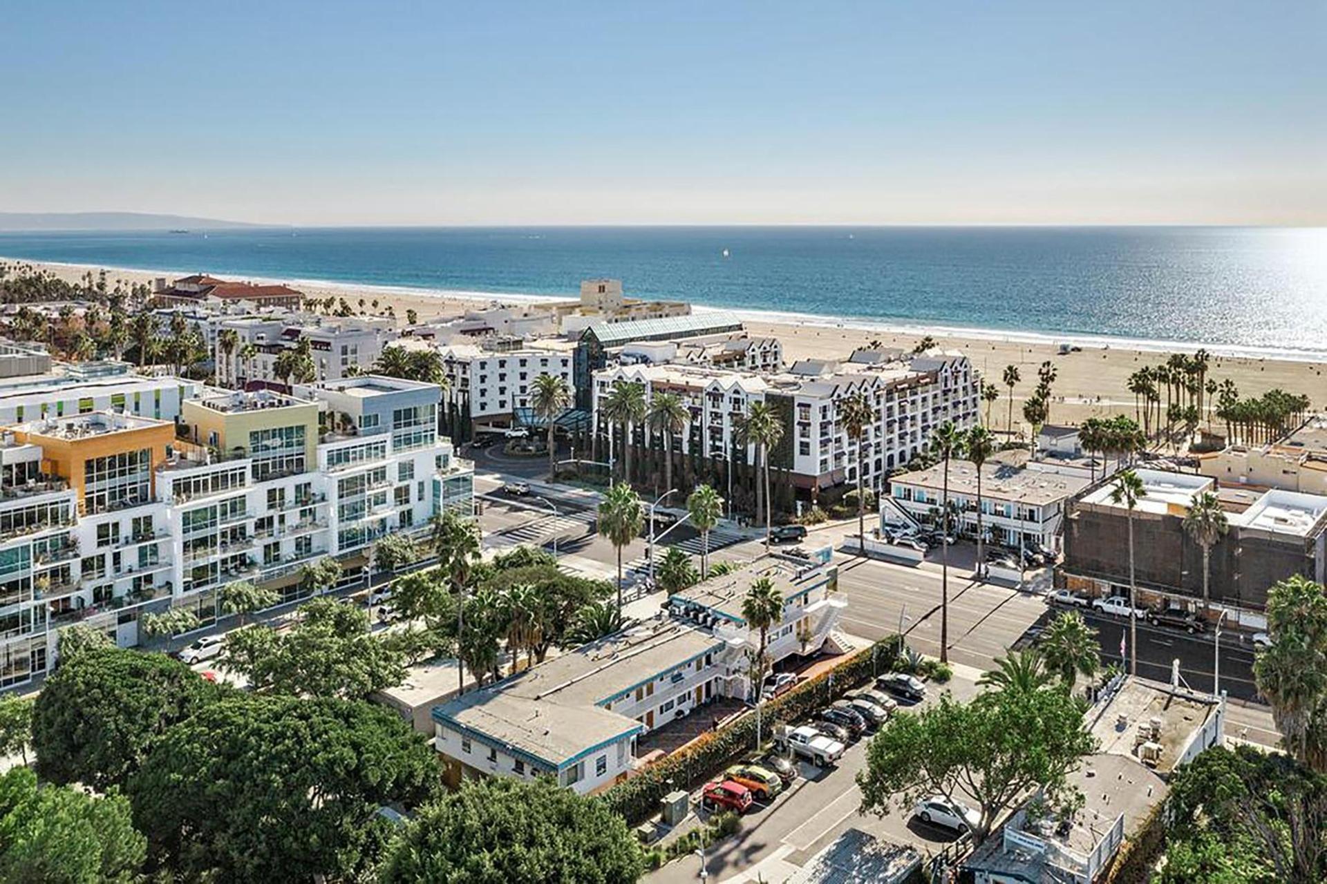 Ocean Lodge Santa Monica Beach Hotel photo 23